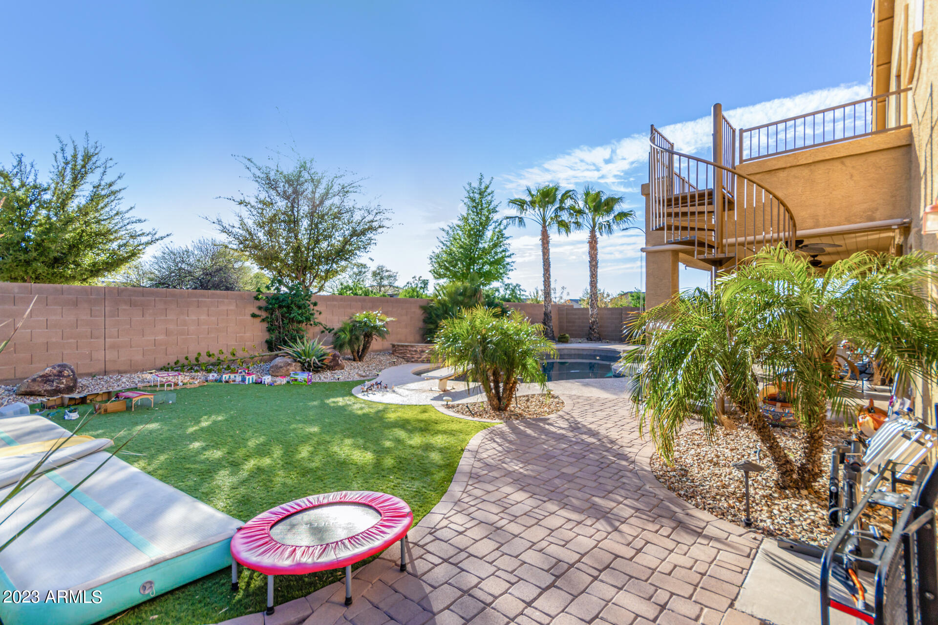 6628 S GARNET Way