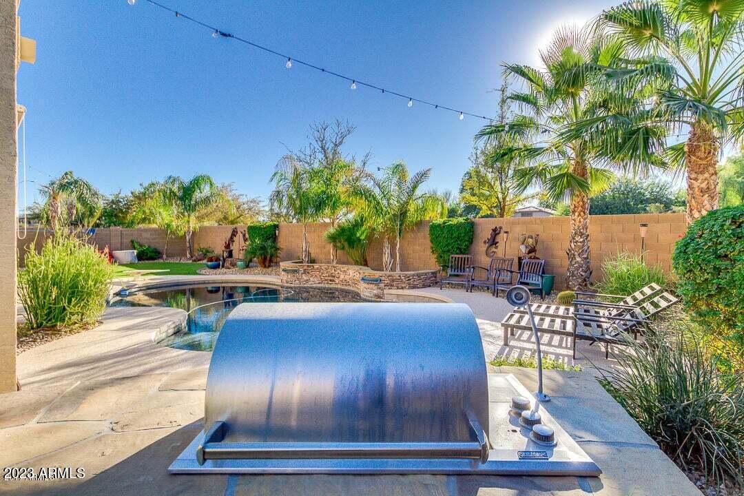 6628 S GARNET Way