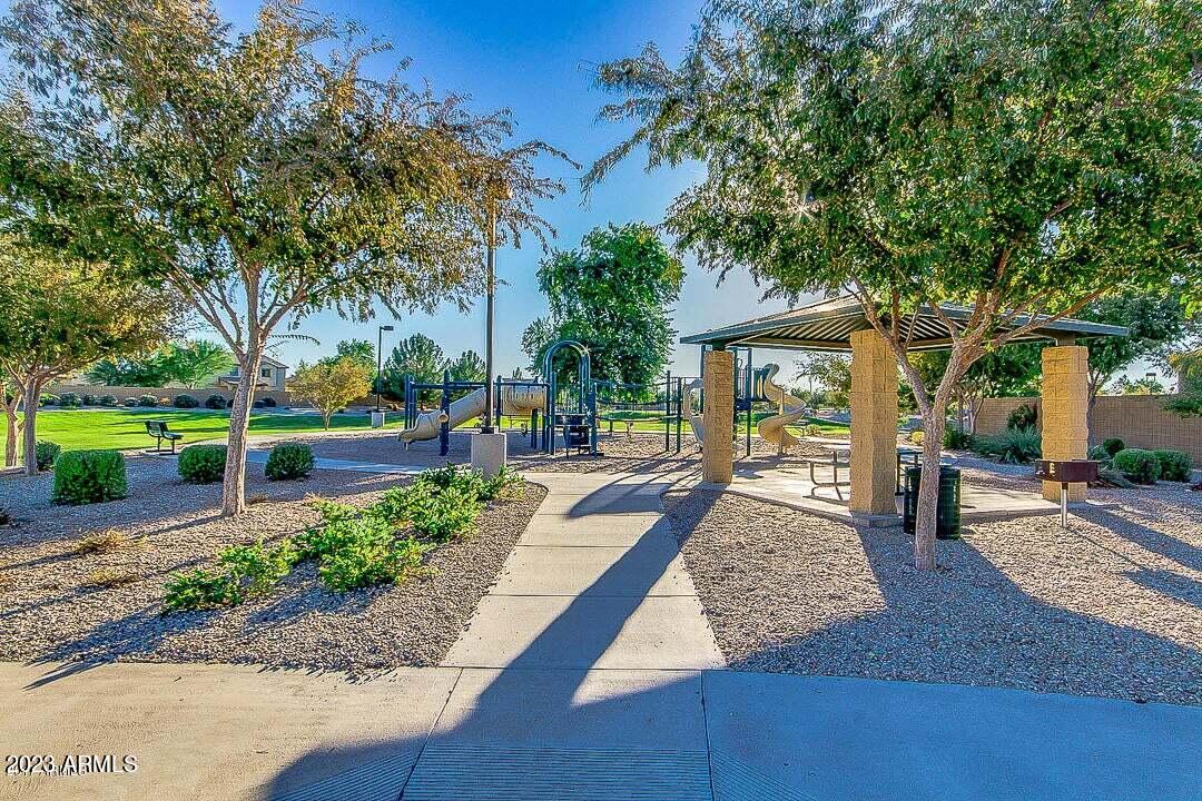 6628 S GARNET Way
