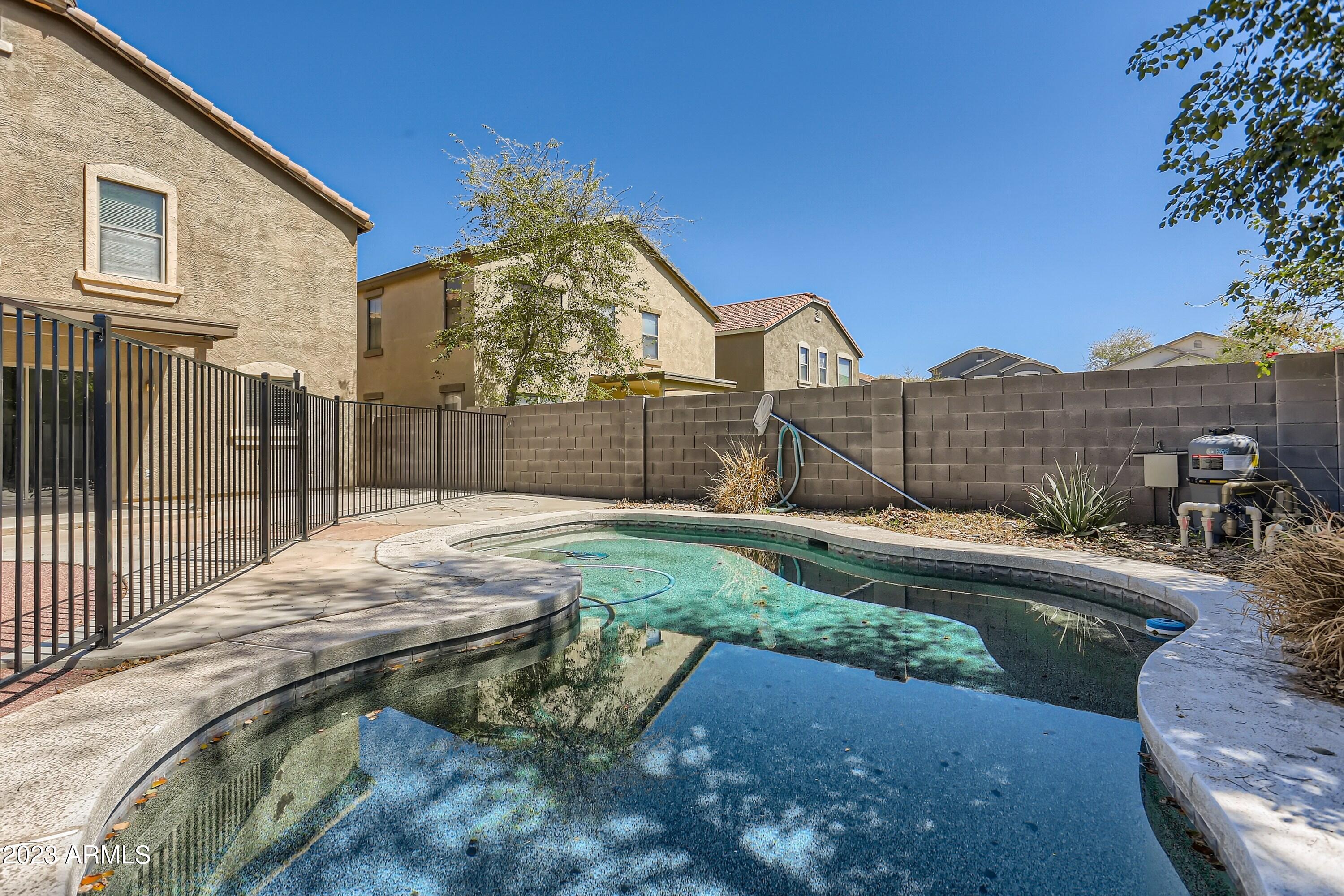 505 E CHRISTOPHER Street