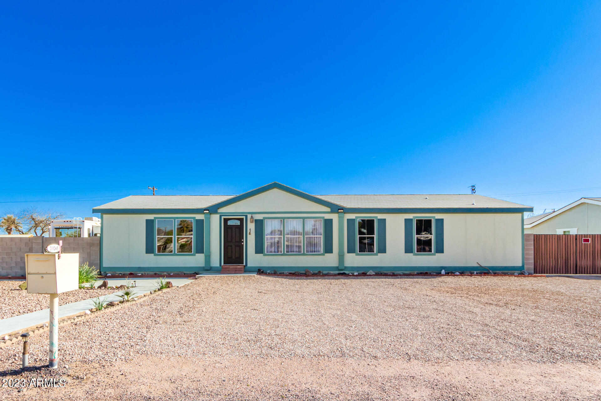 10145 E ILLINI Street