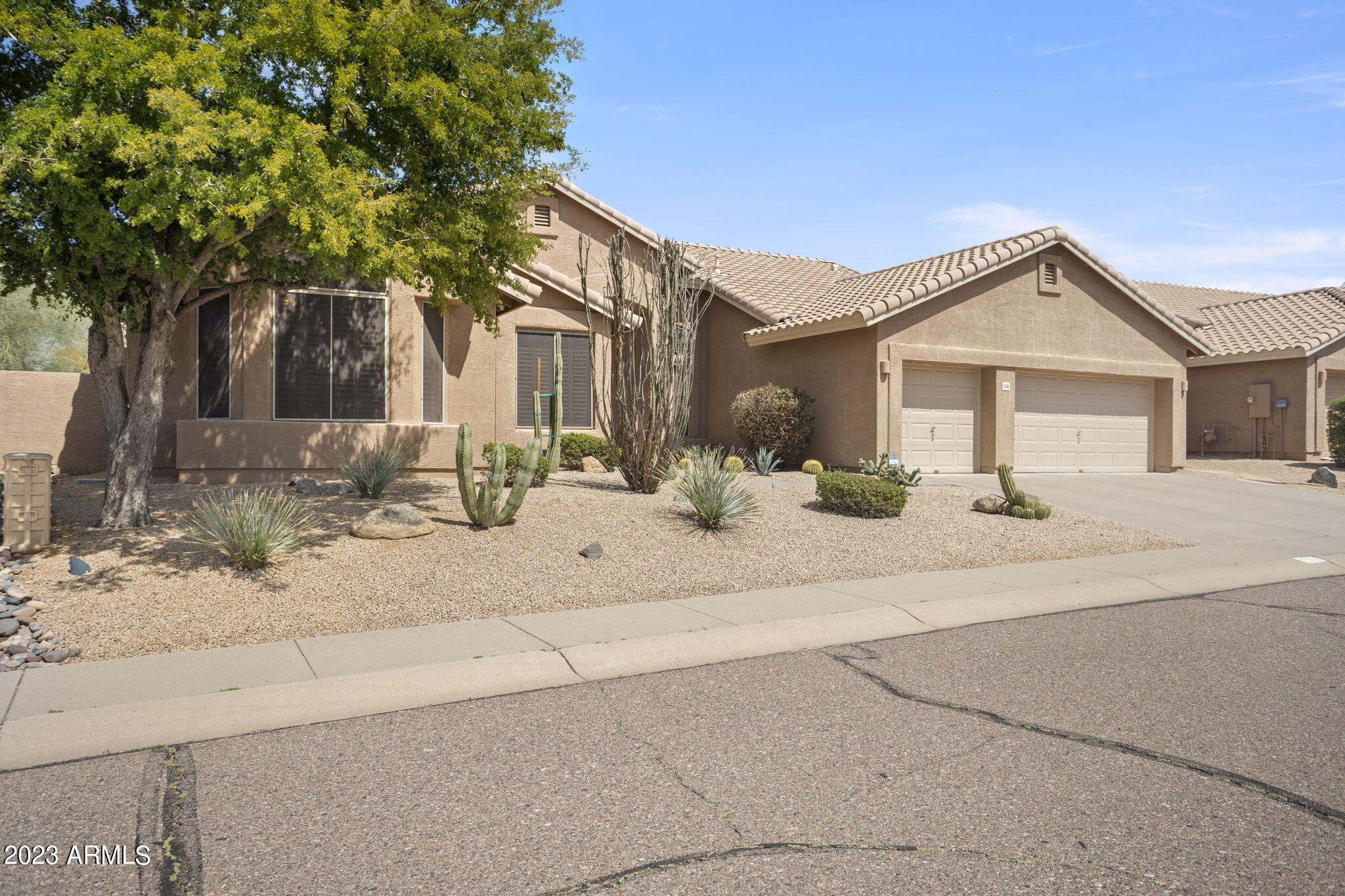 5134 E BARWICK Drive
