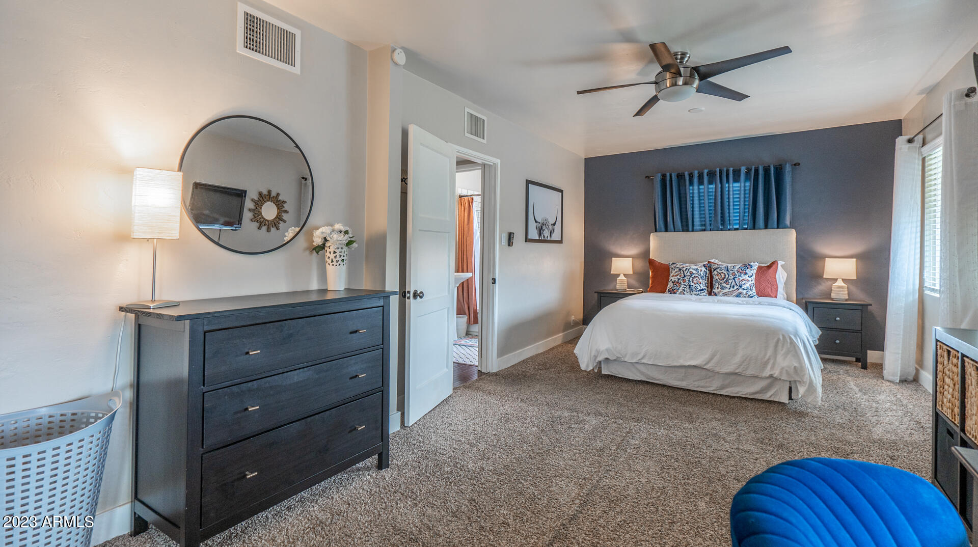 836 W MITCHELL Drive