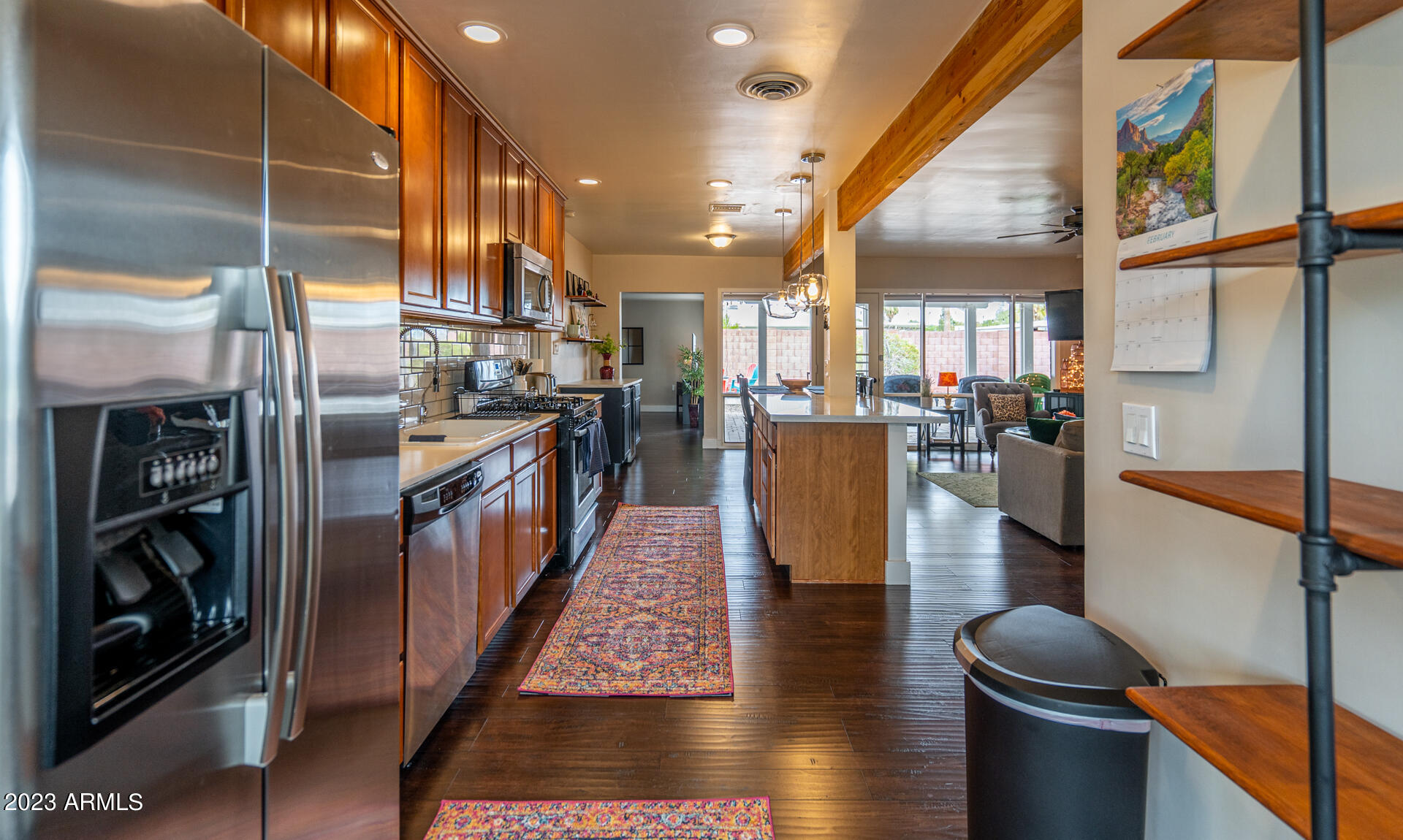 836 W MITCHELL Drive