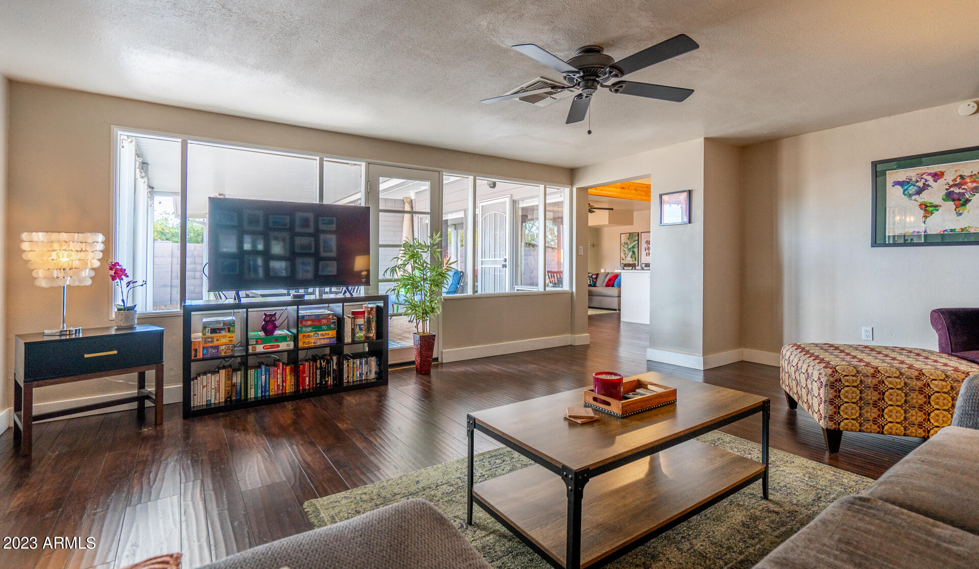 836 W MITCHELL Drive