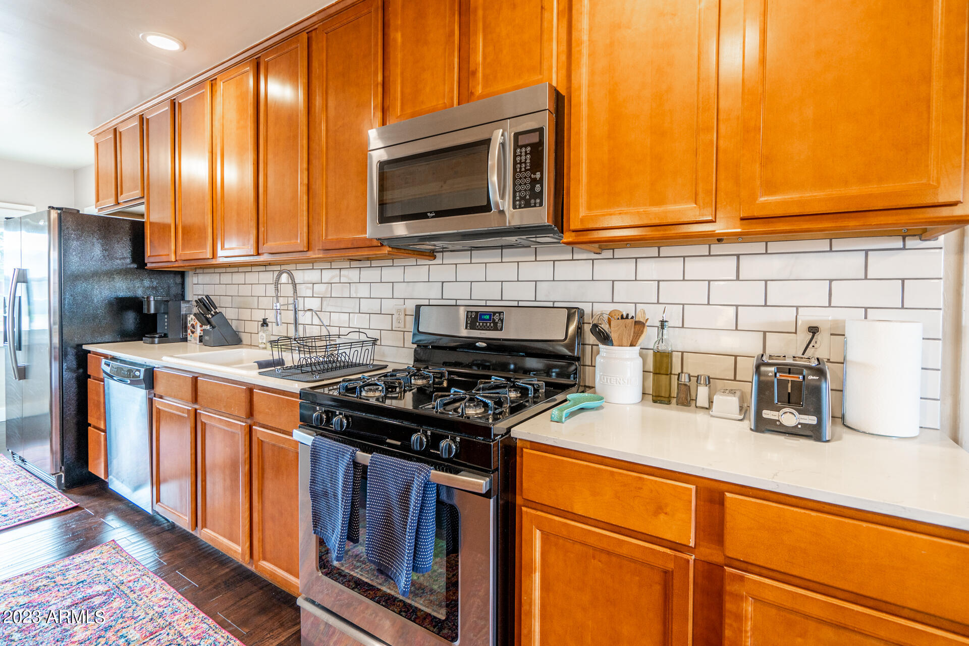 836 W MITCHELL Drive