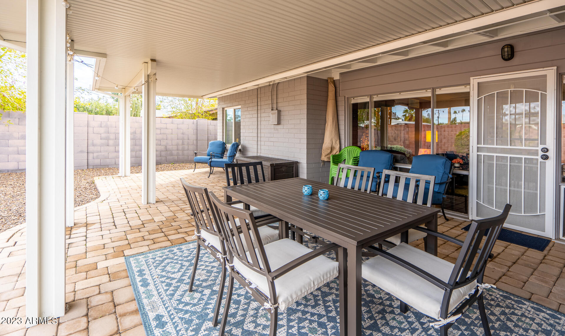 836 W MITCHELL Drive