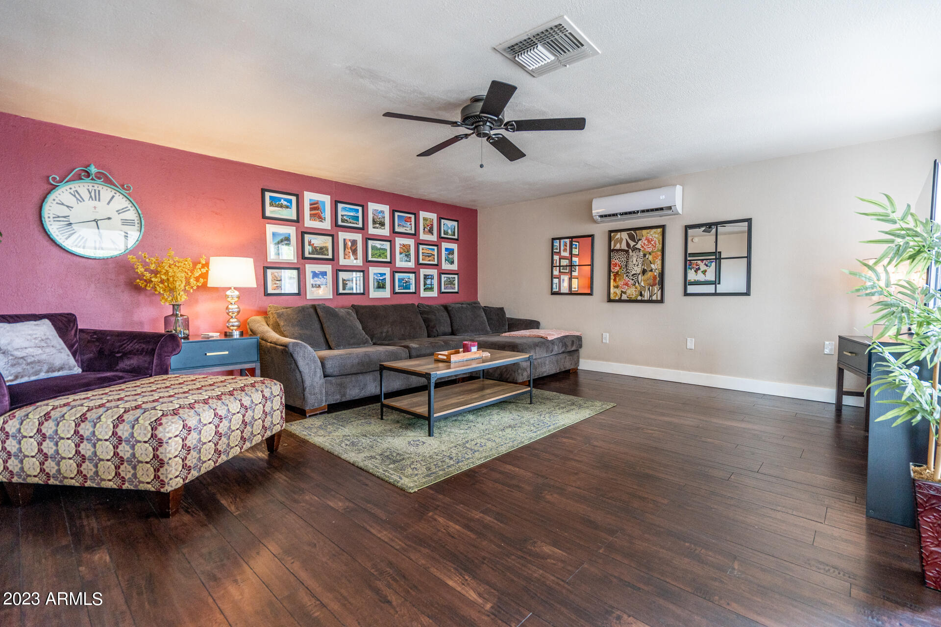 836 W MITCHELL Drive