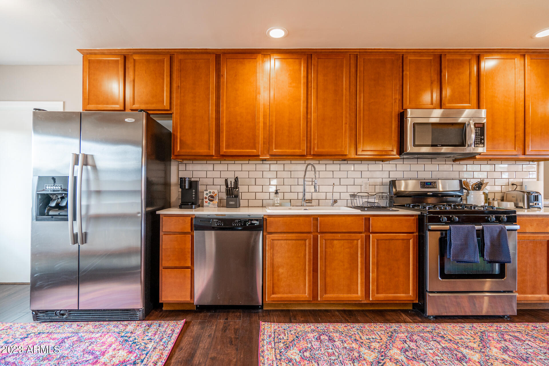 836 W MITCHELL Drive