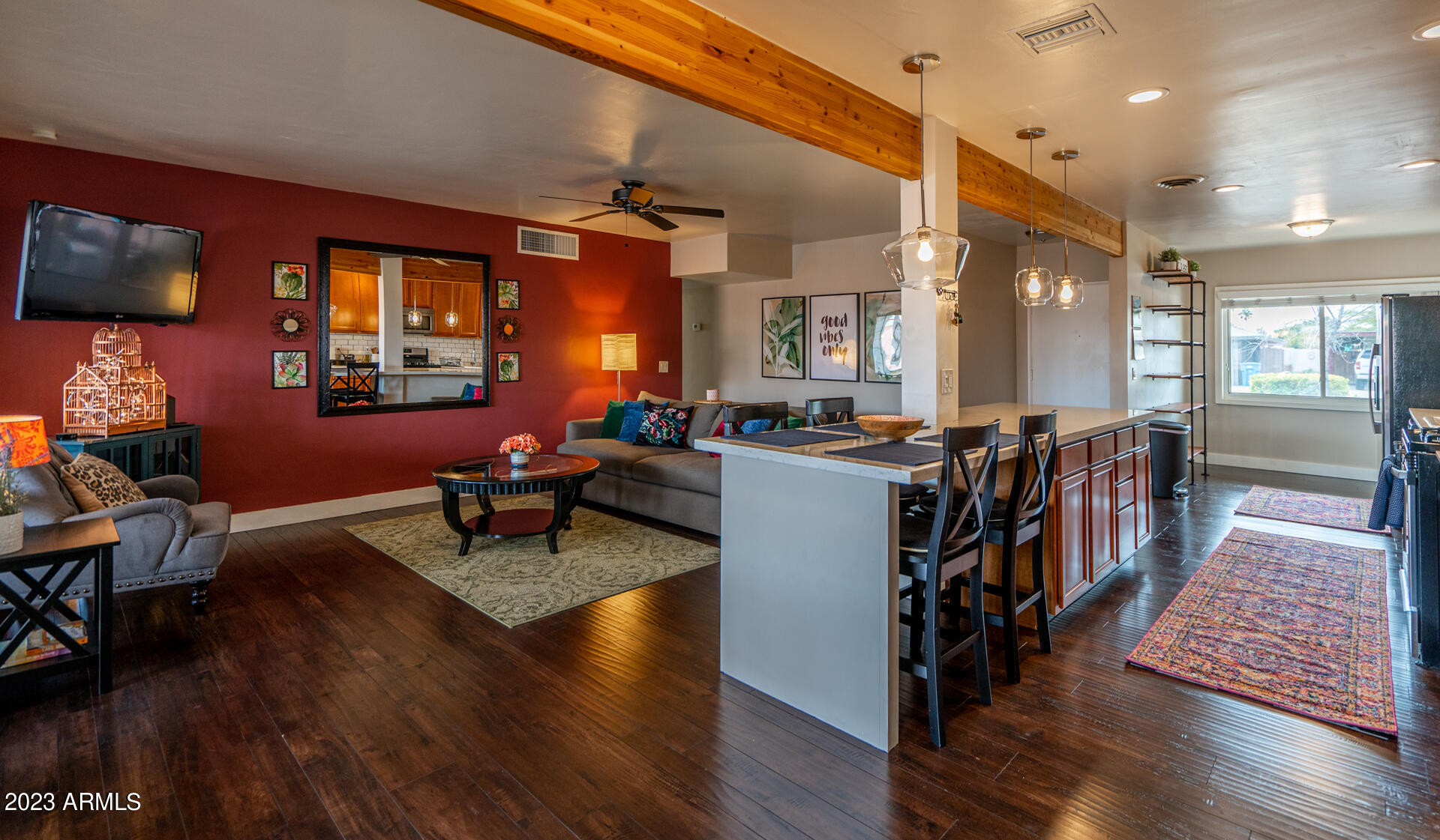 836 W MITCHELL Drive