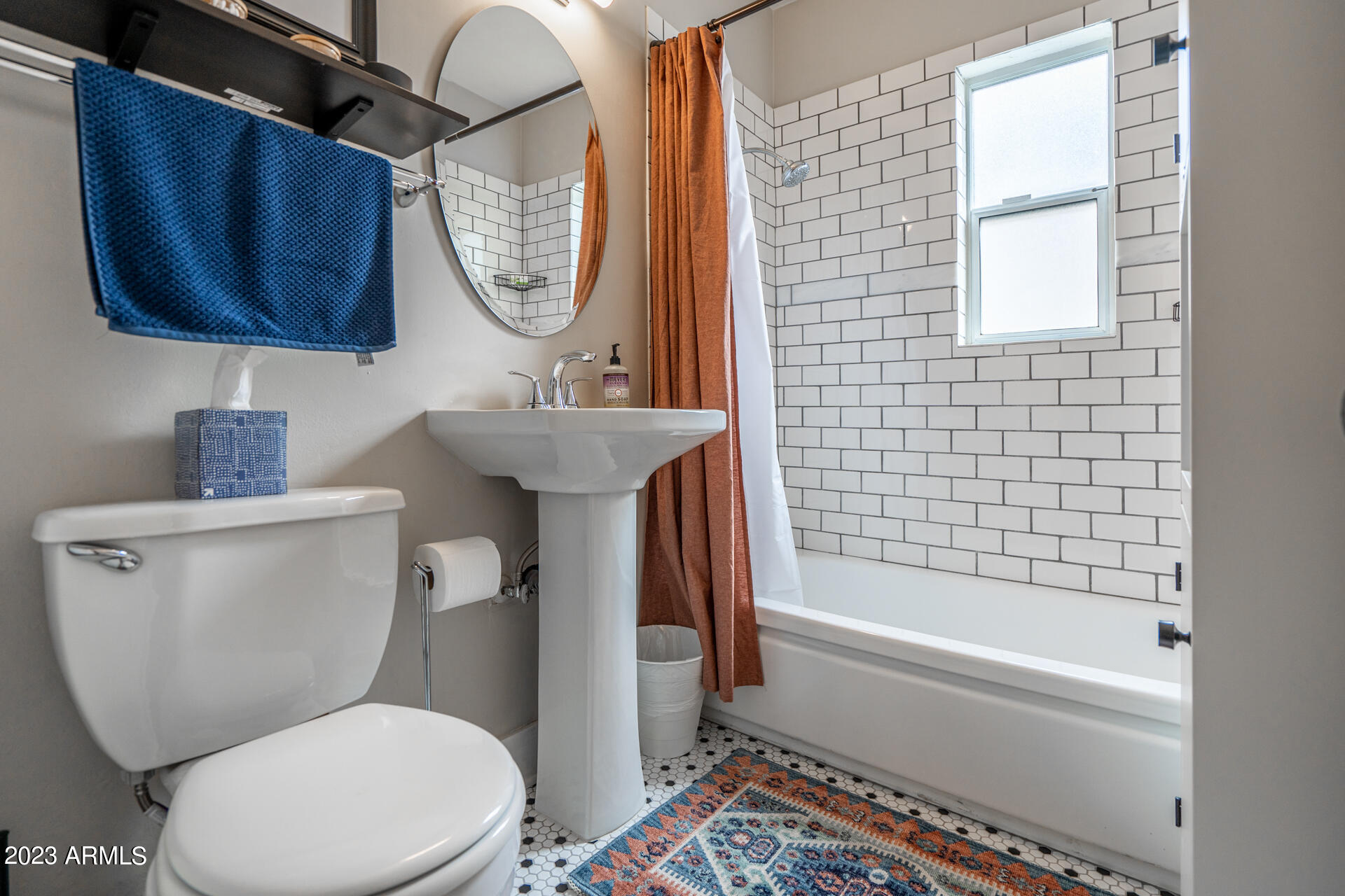 836 W MITCHELL Drive