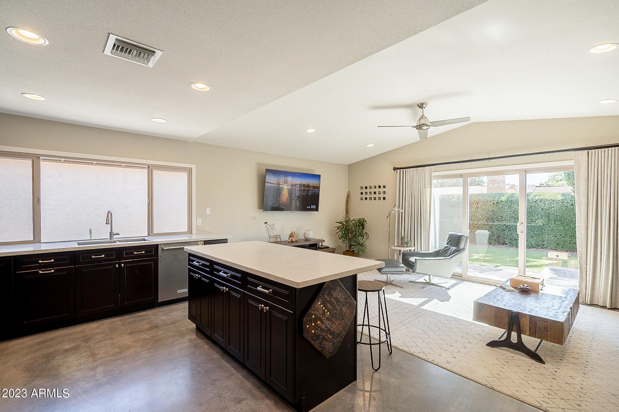 7044 N Via de Paesia --