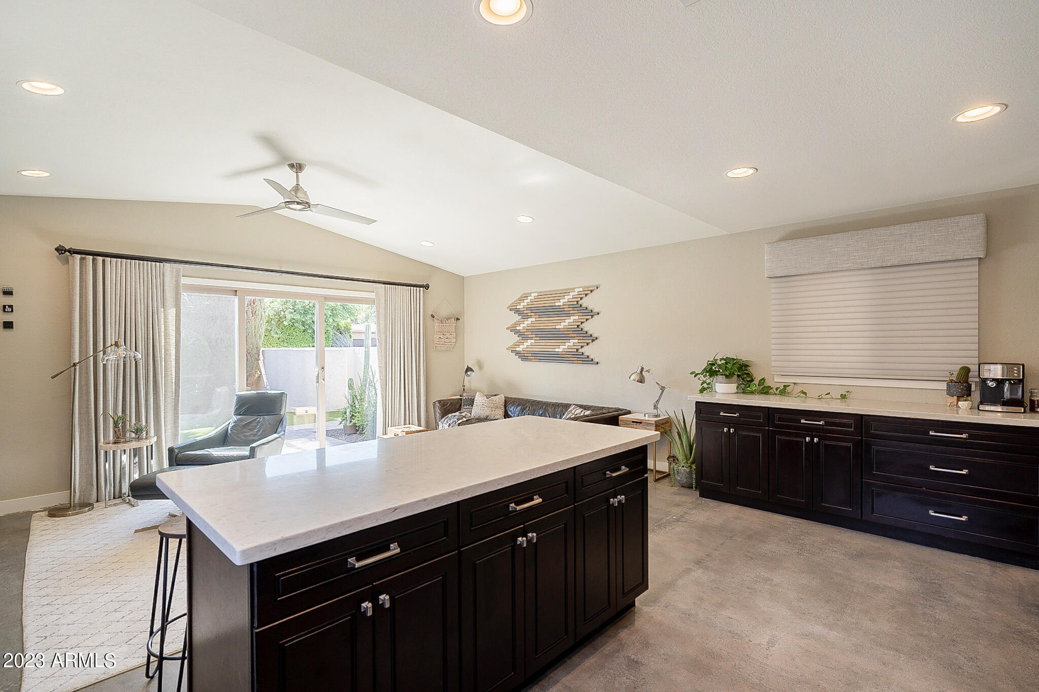 7044 N Via de Paesia --