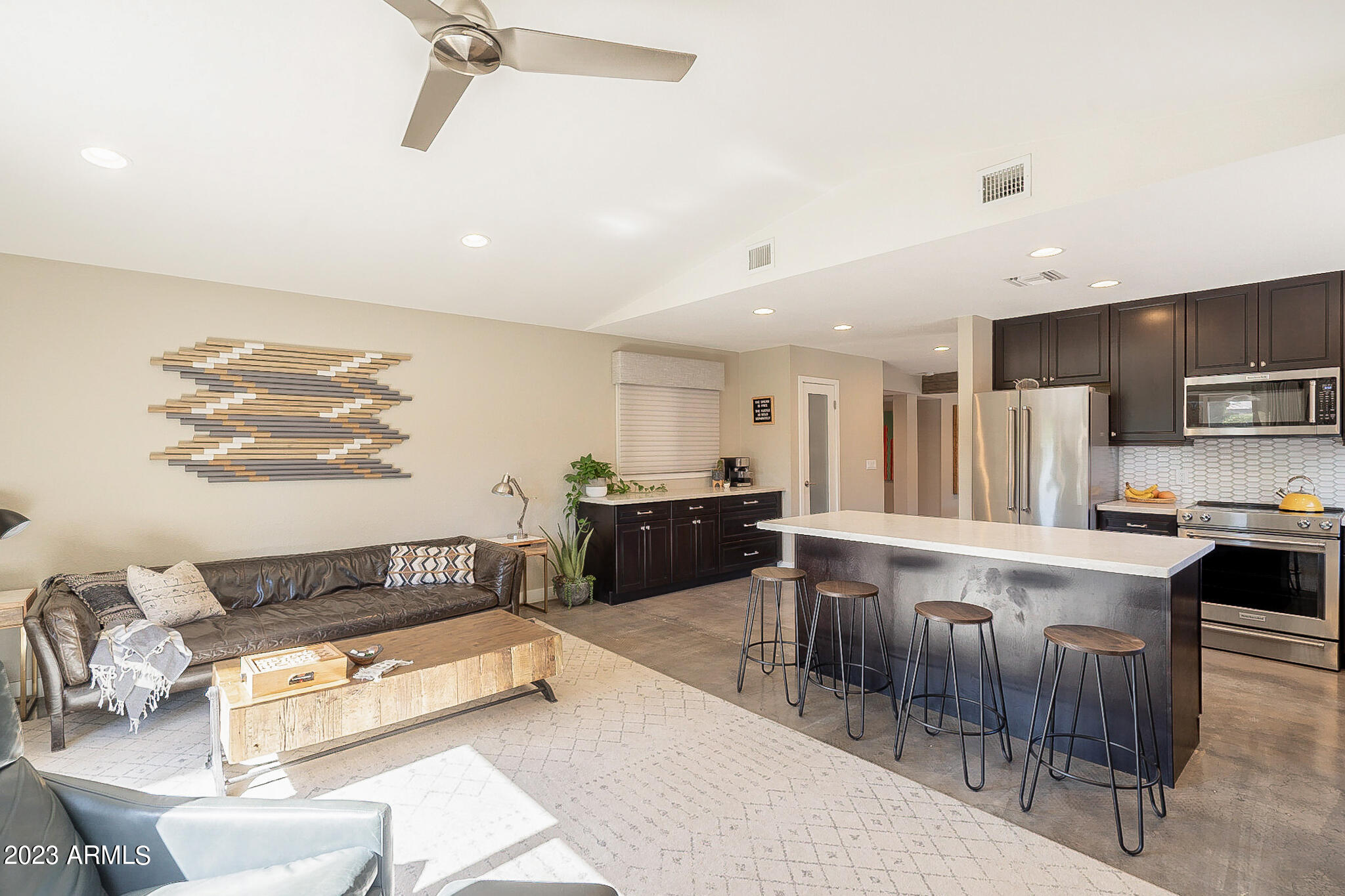 7044 N Via de Paesia --