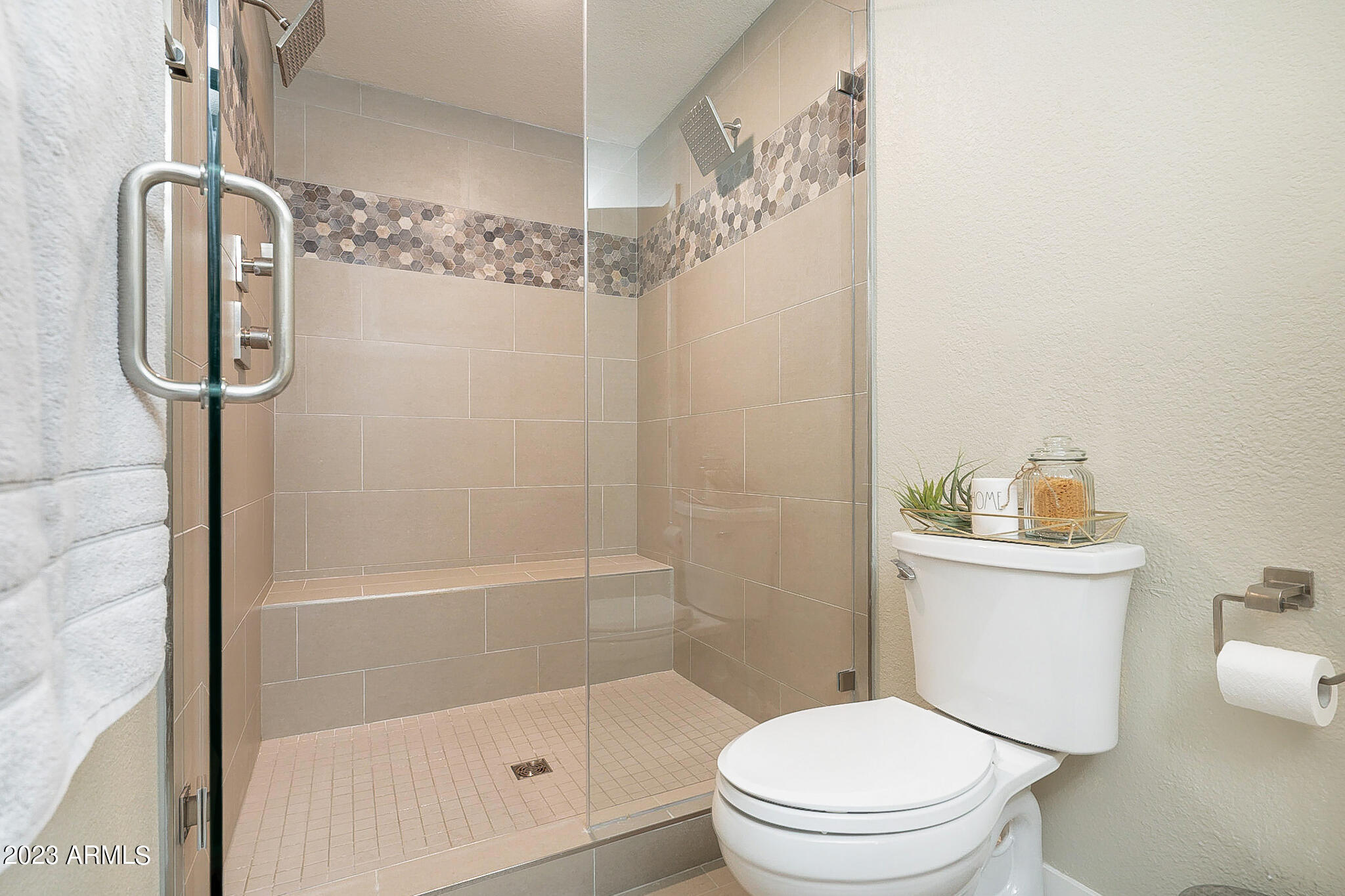 7044 N Via de Paesia --