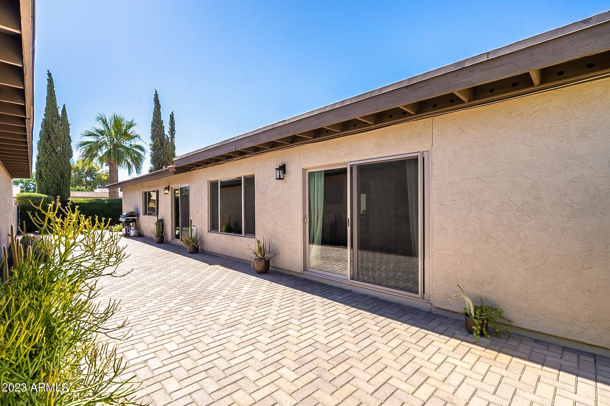 7044 N Via de Paesia --