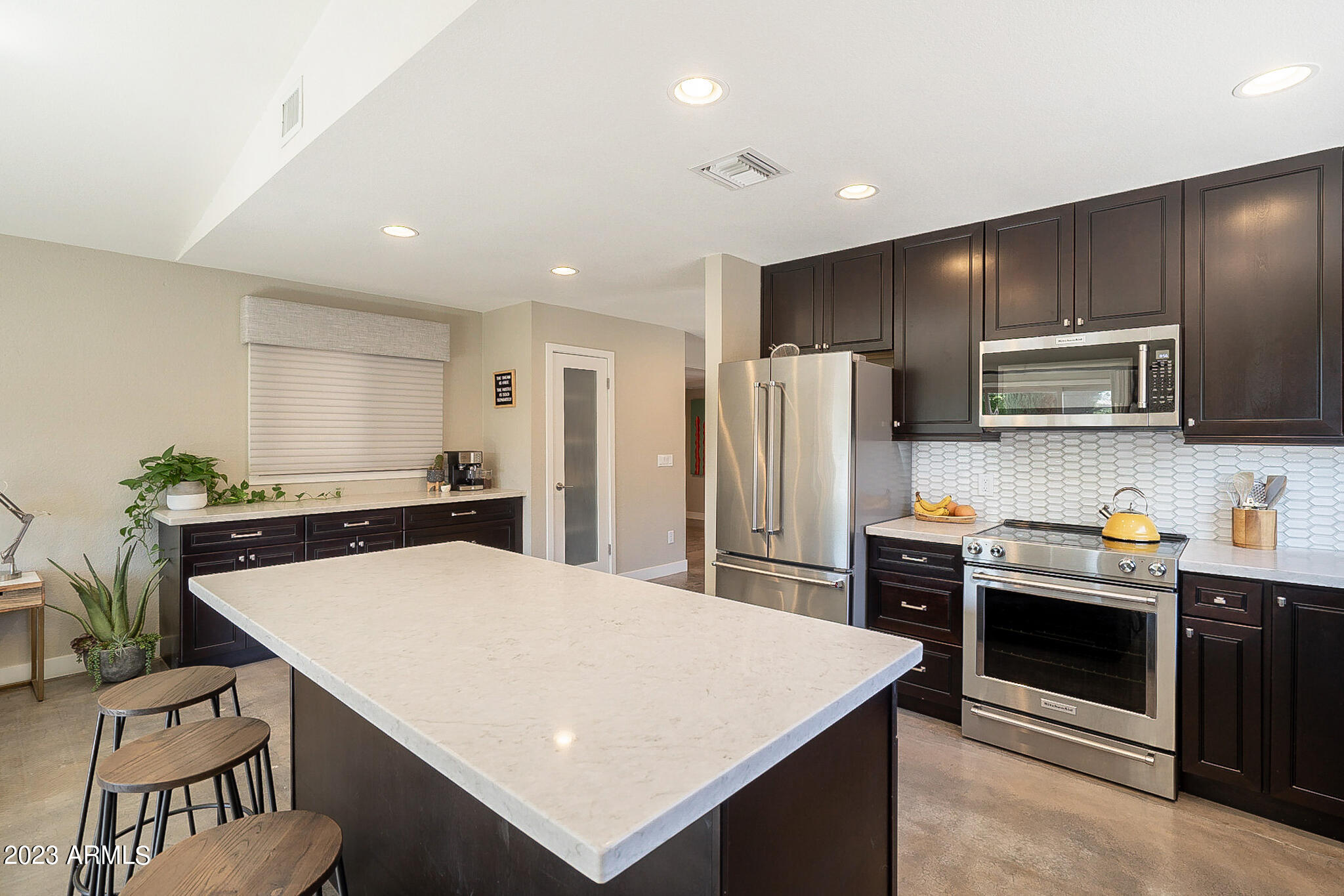 7044 N Via de Paesia --