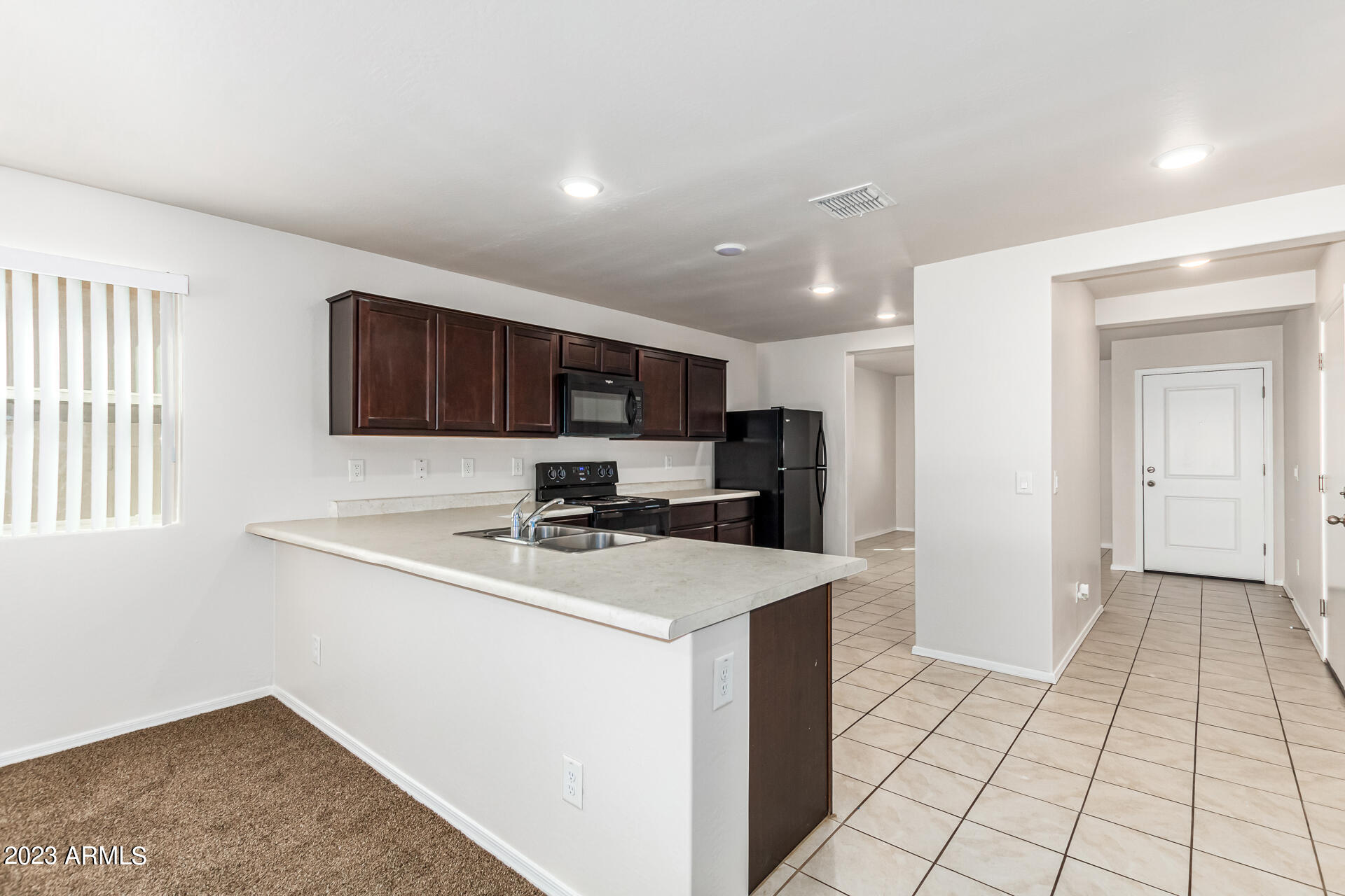 8669 S 253RD Drive