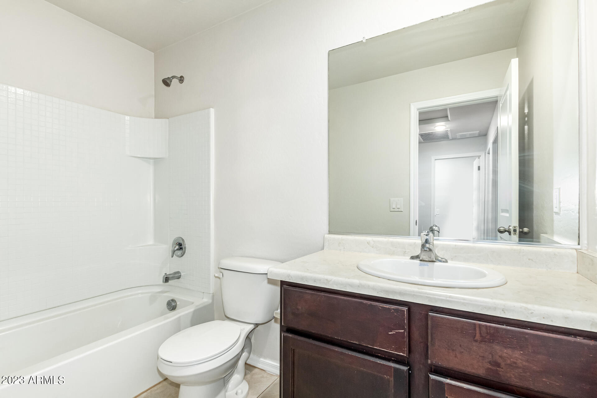 8669 S 253RD Drive