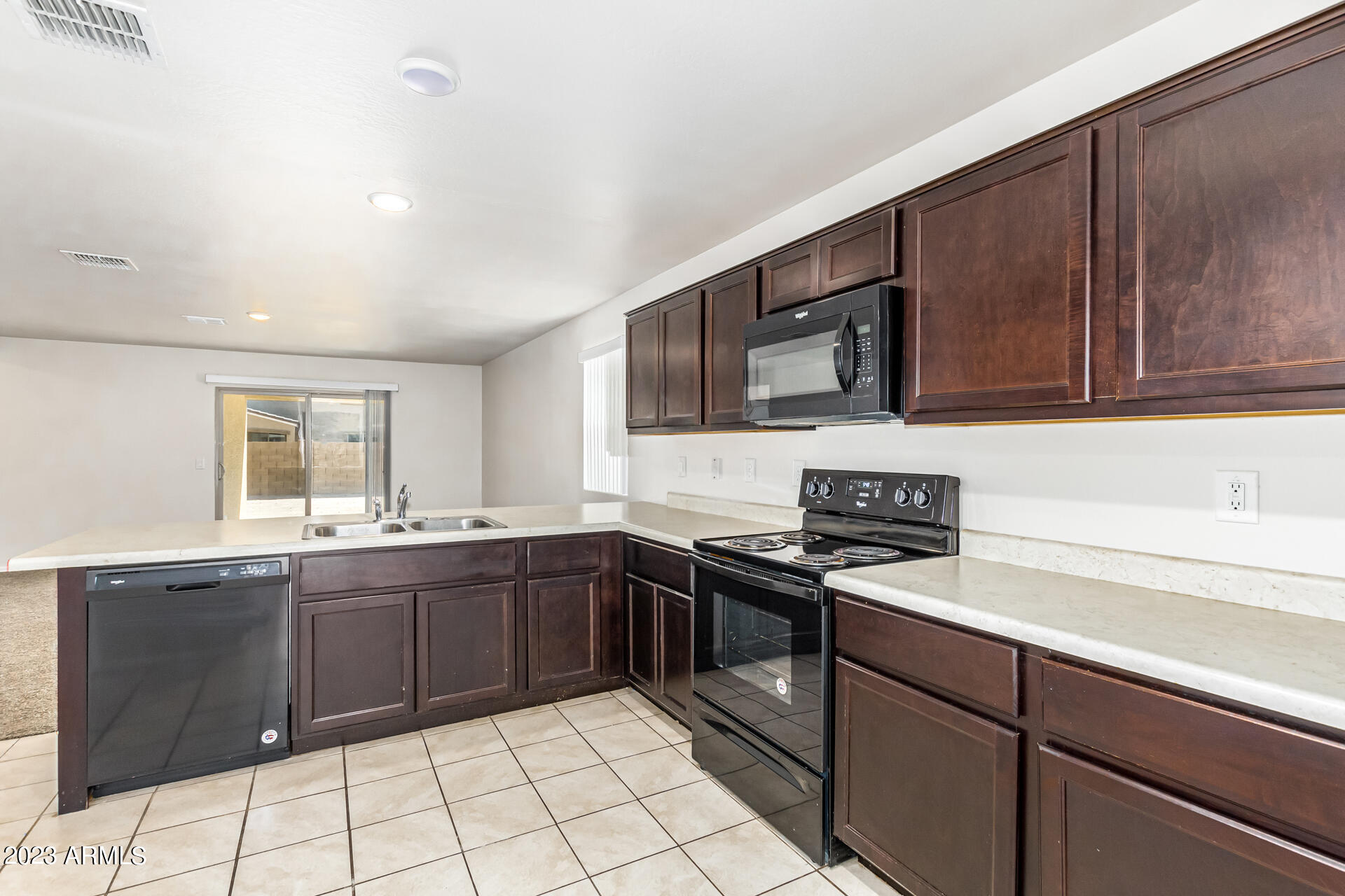 8669 S 253RD Drive