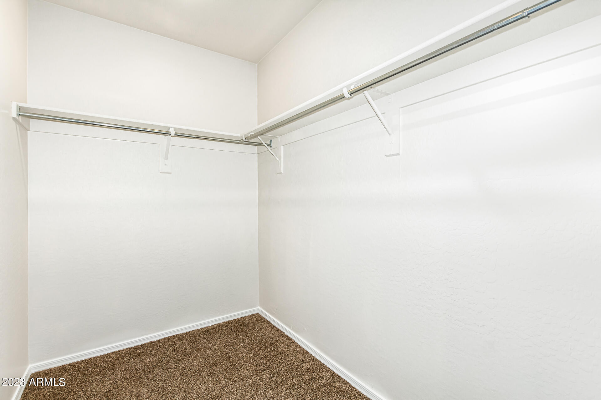 8669 S 253RD Drive