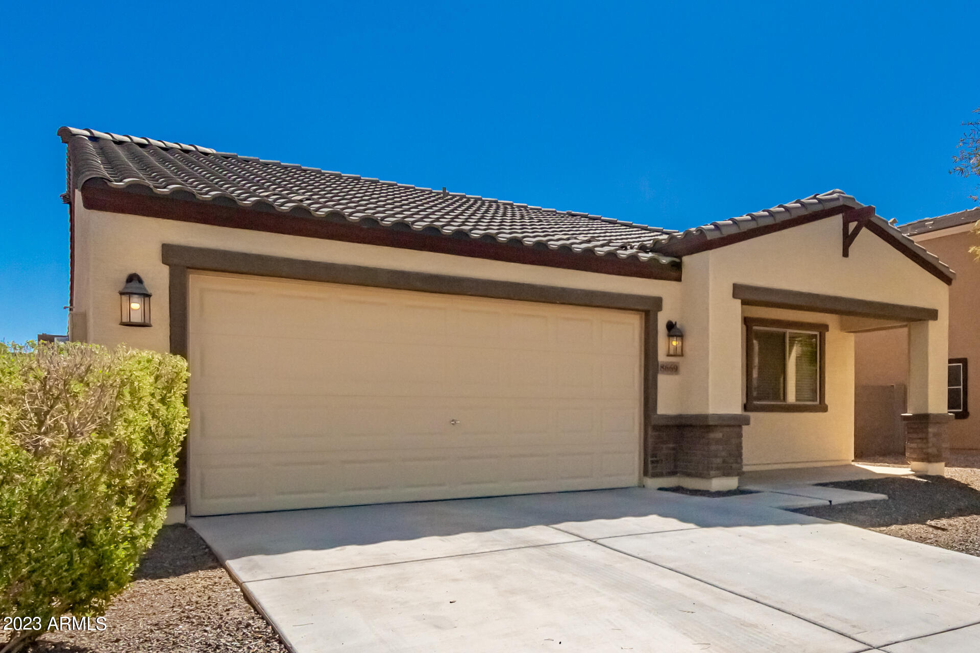 8669 S 253RD Drive