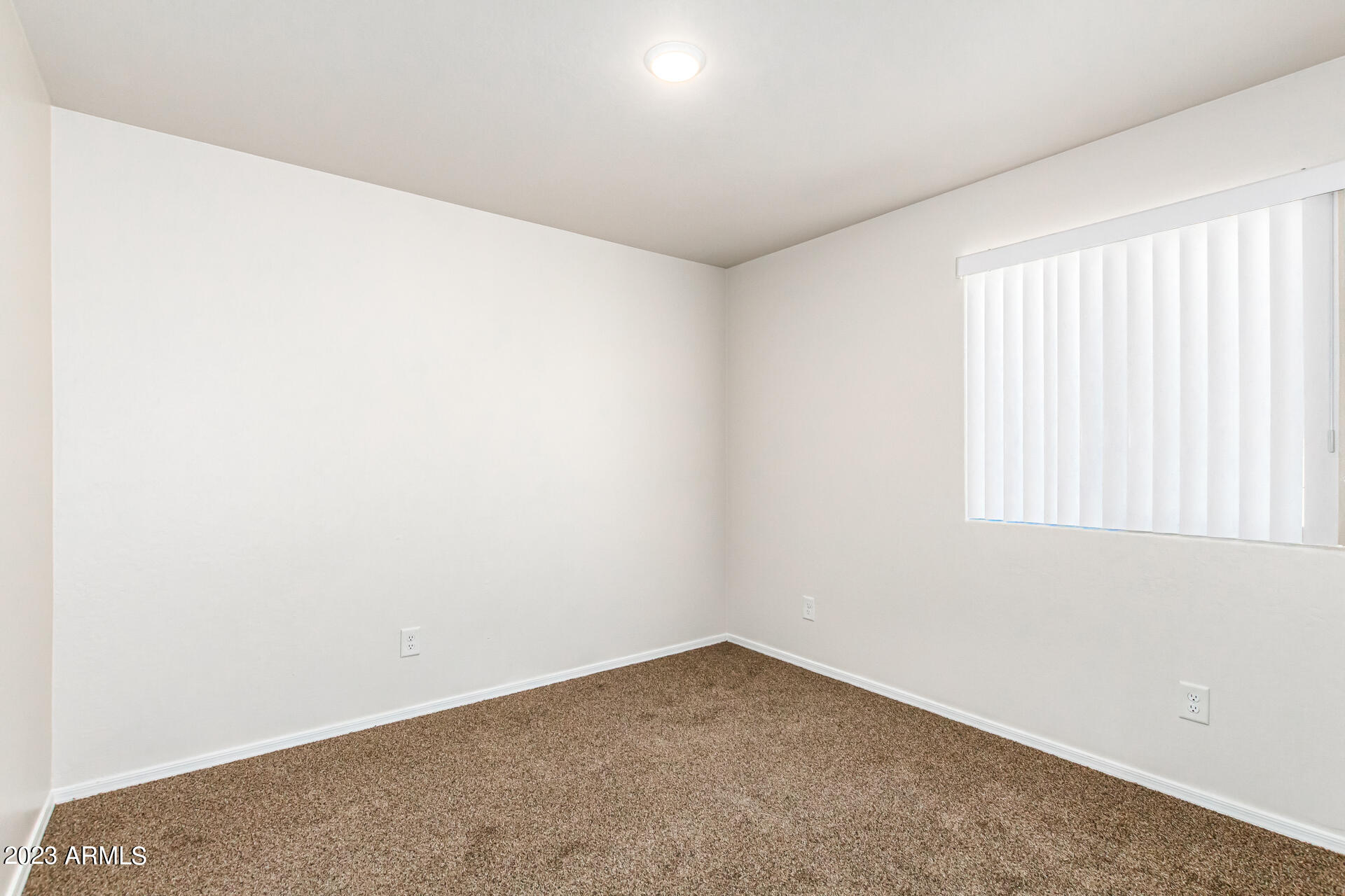 8669 S 253RD Drive