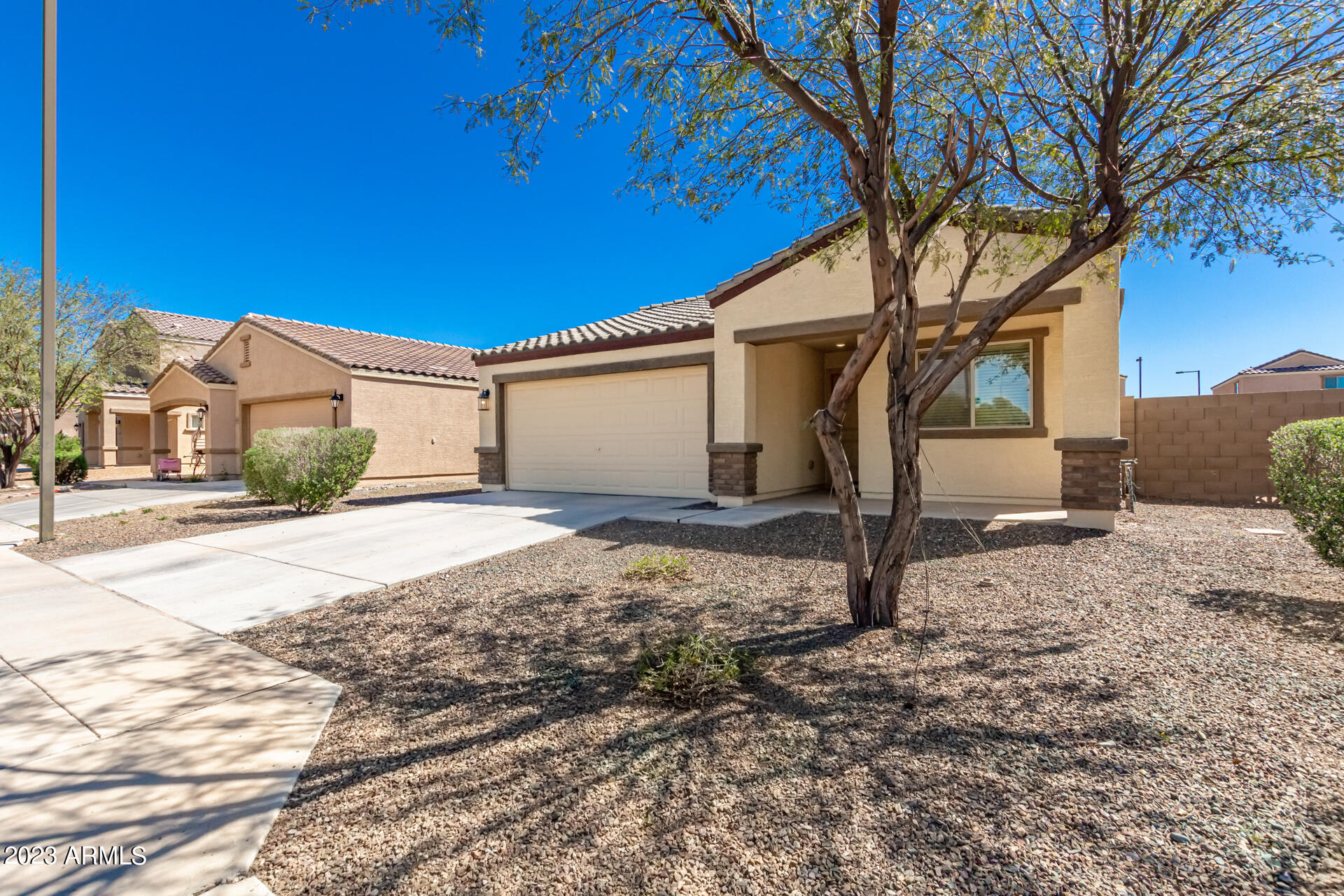 8669 S 253RD Drive