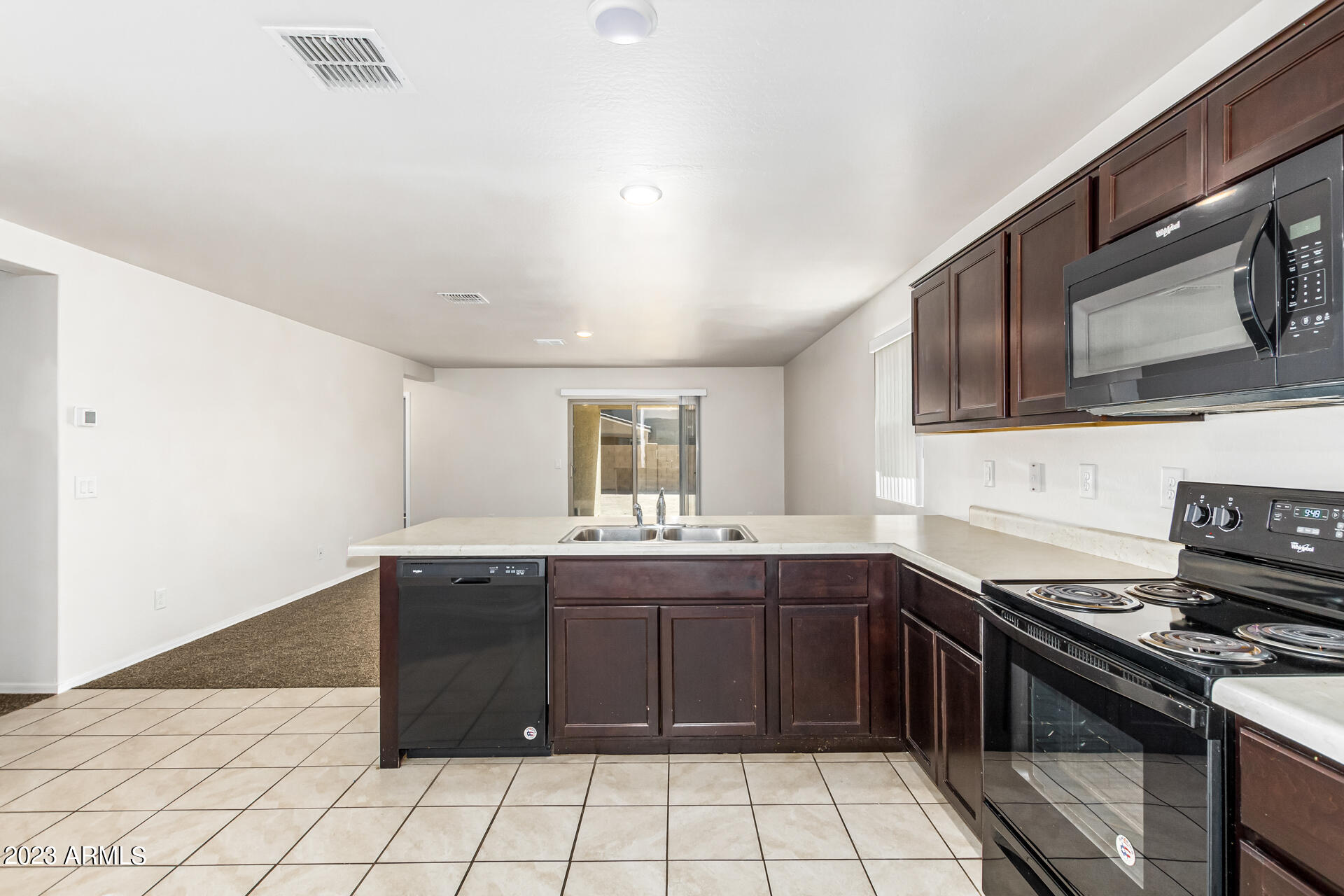 8669 S 253RD Drive