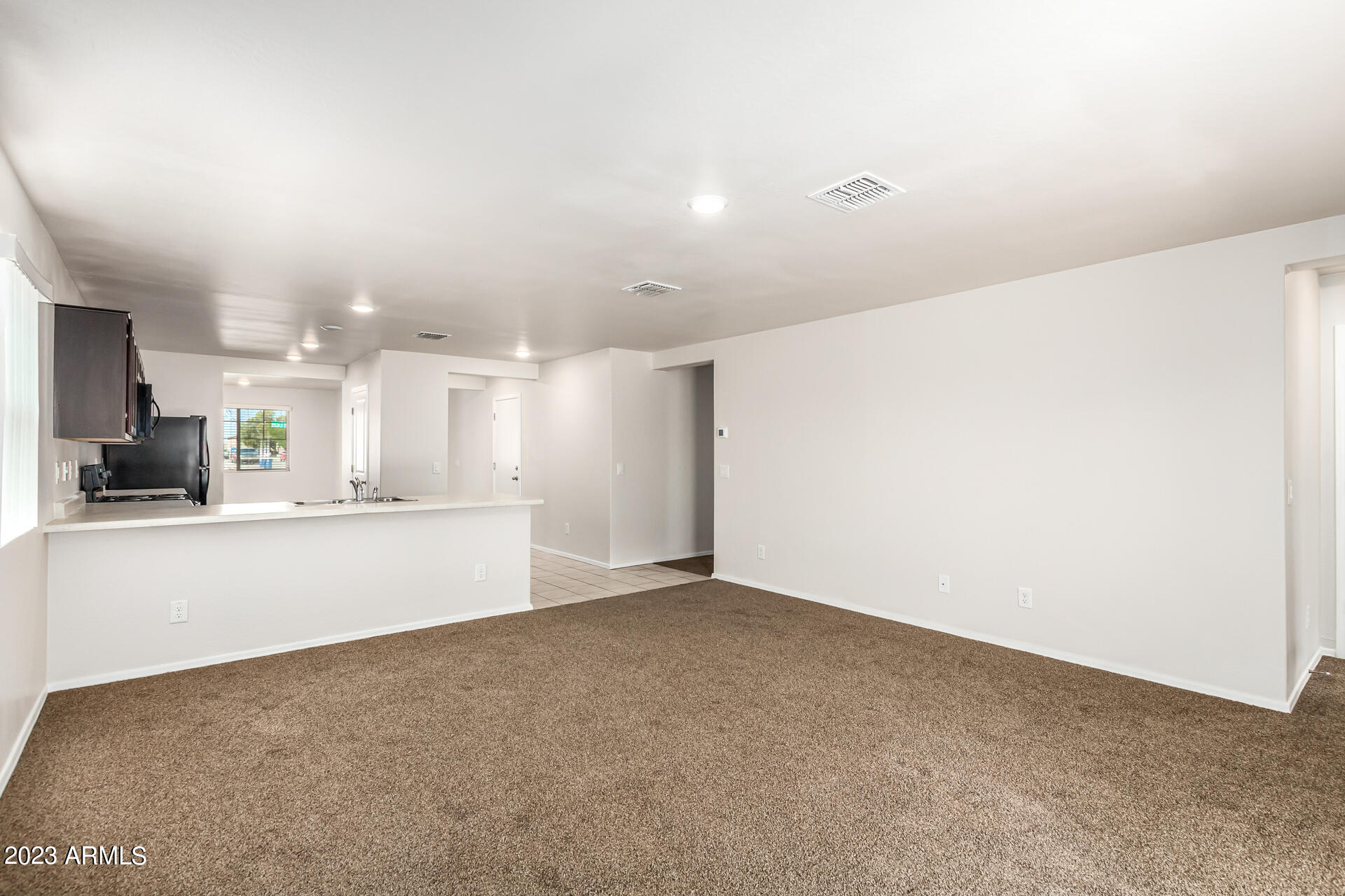 8669 S 253RD Drive