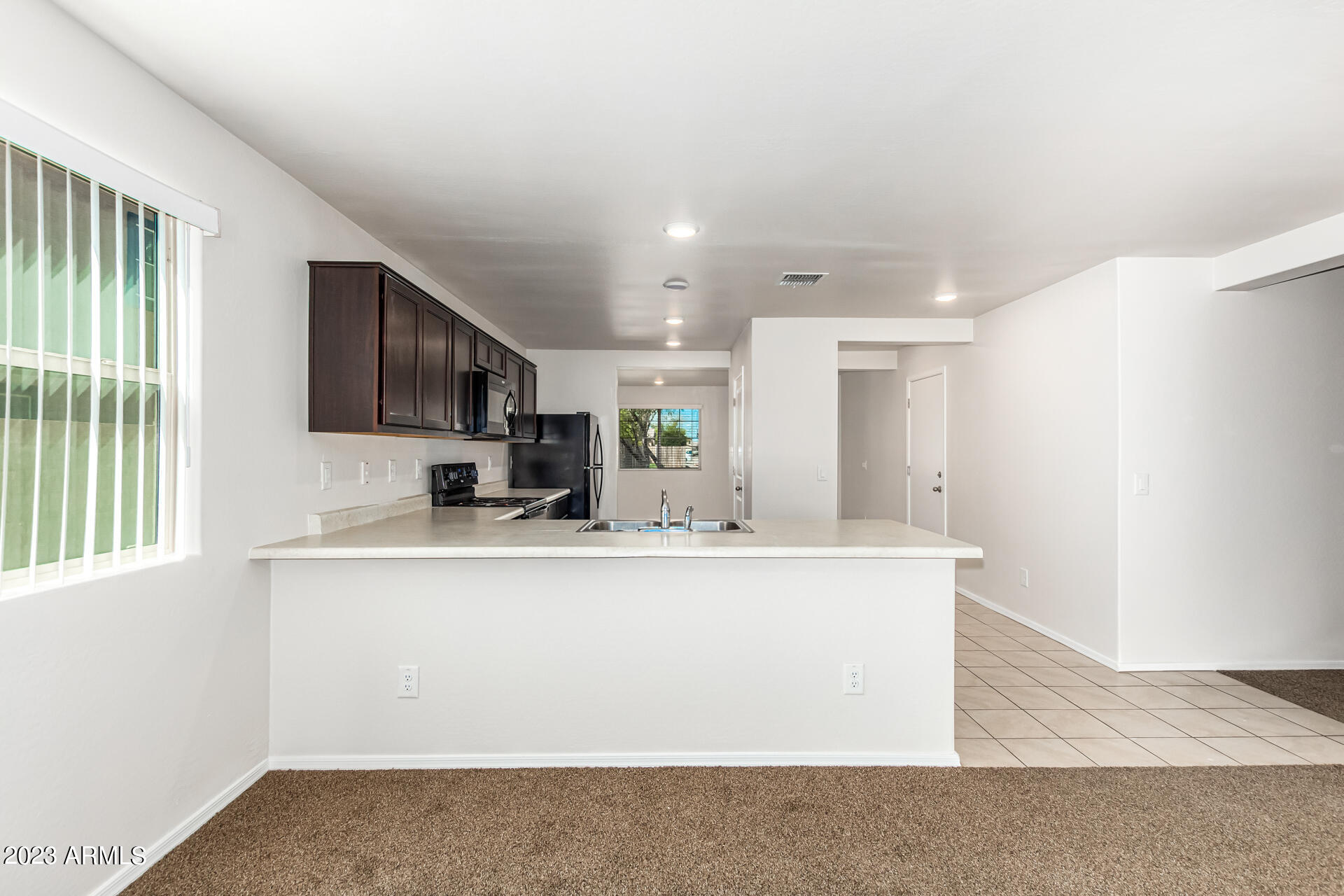 8669 S 253RD Drive