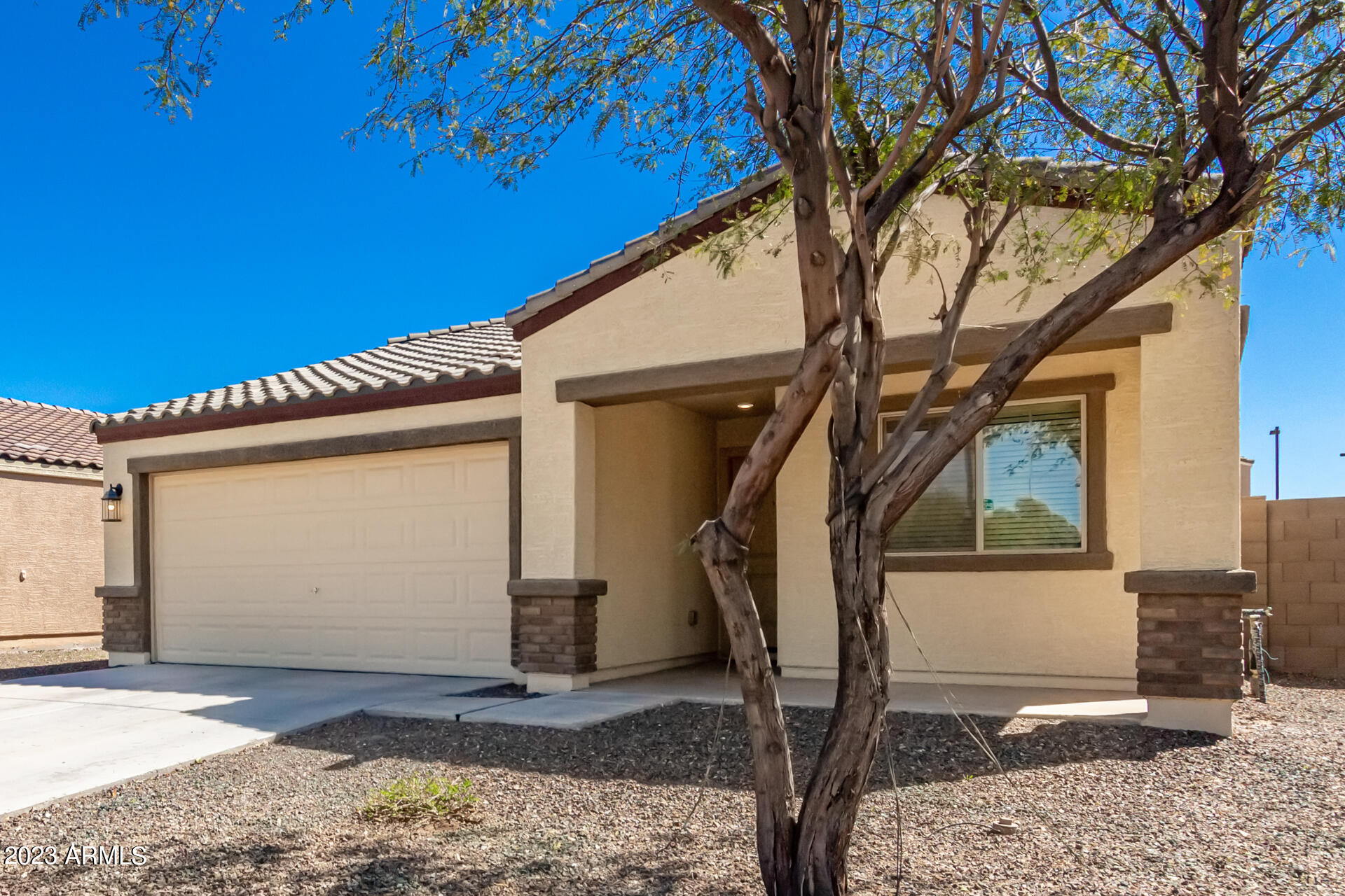 8669 S 253RD Drive