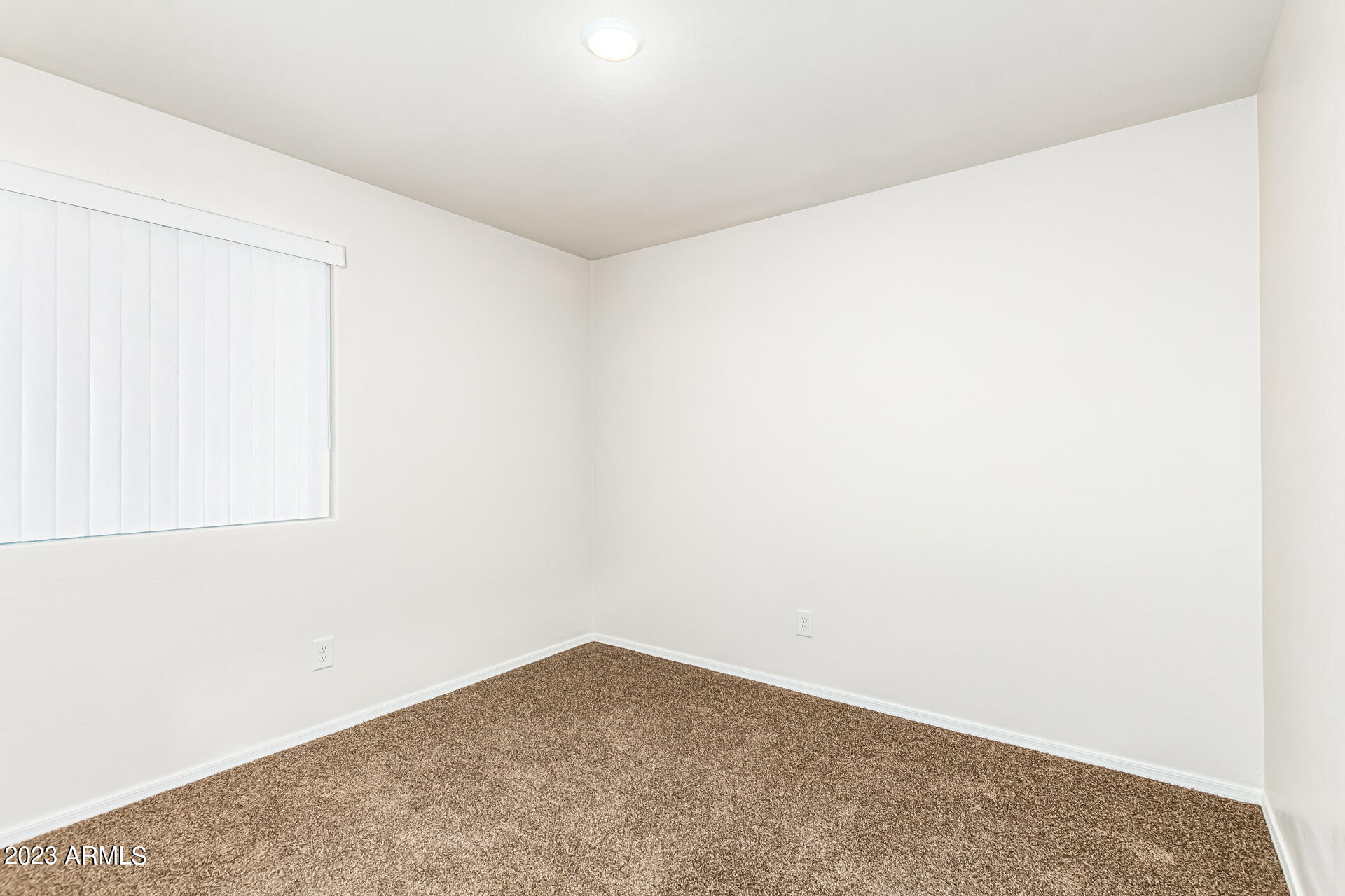 8669 S 253RD Drive