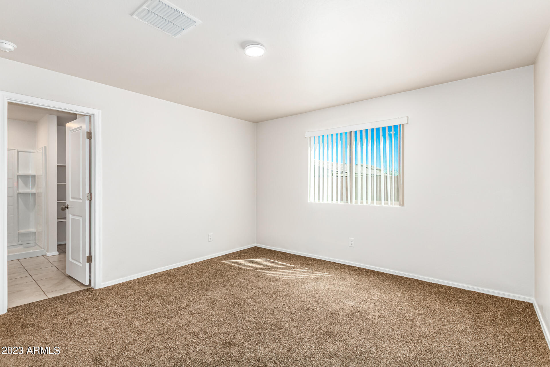8669 S 253RD Drive