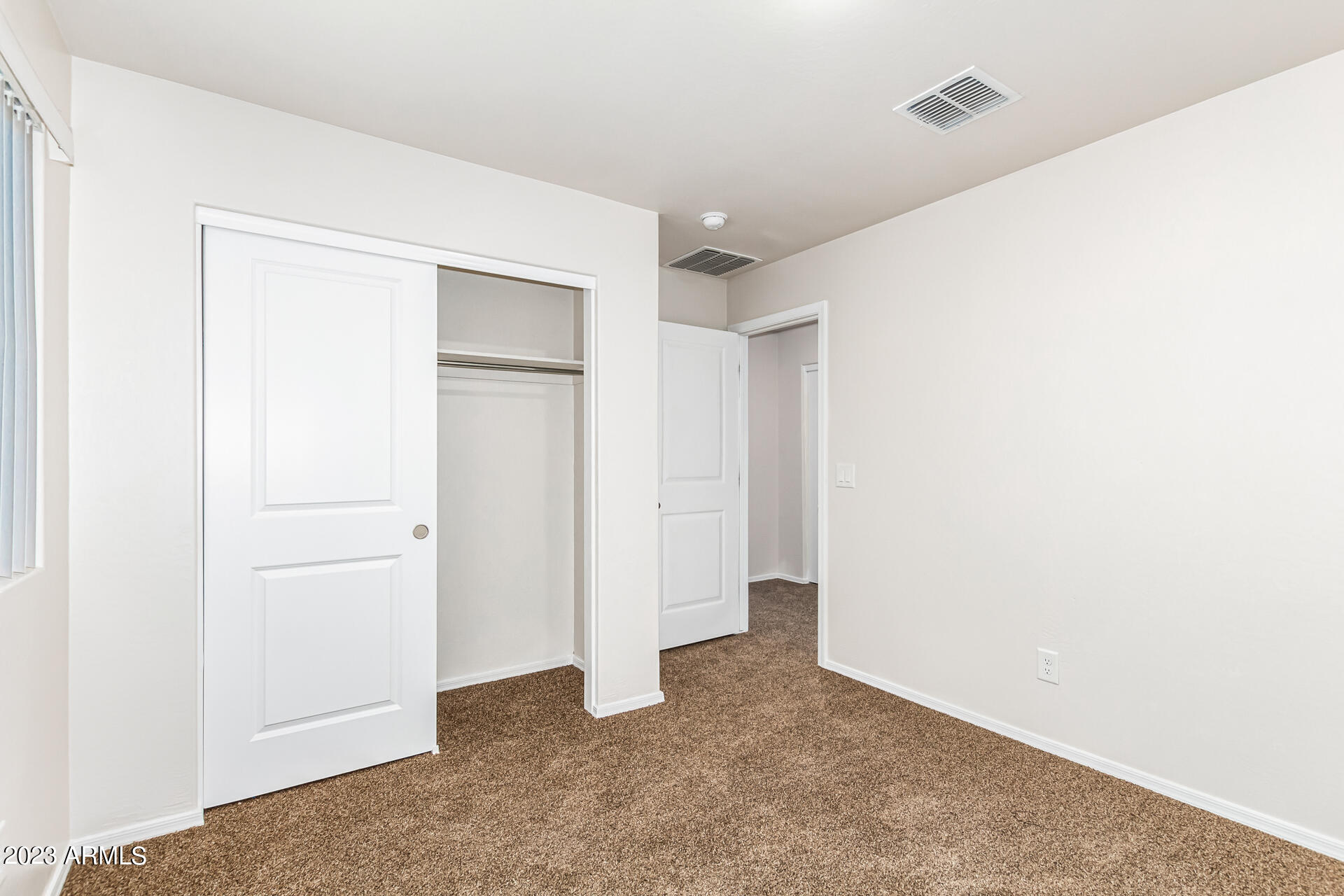 8669 S 253RD Drive