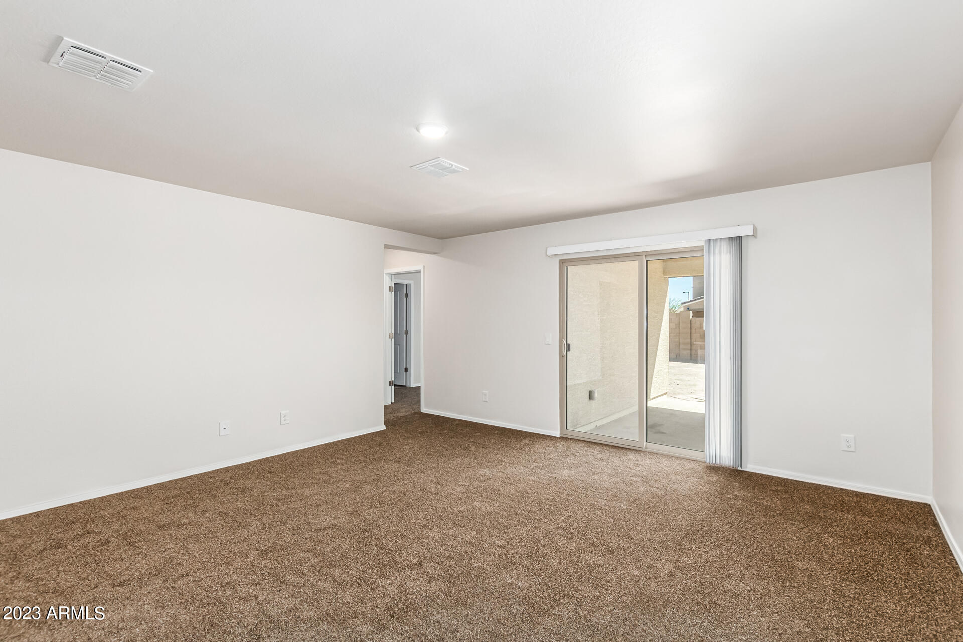 8669 S 253RD Drive