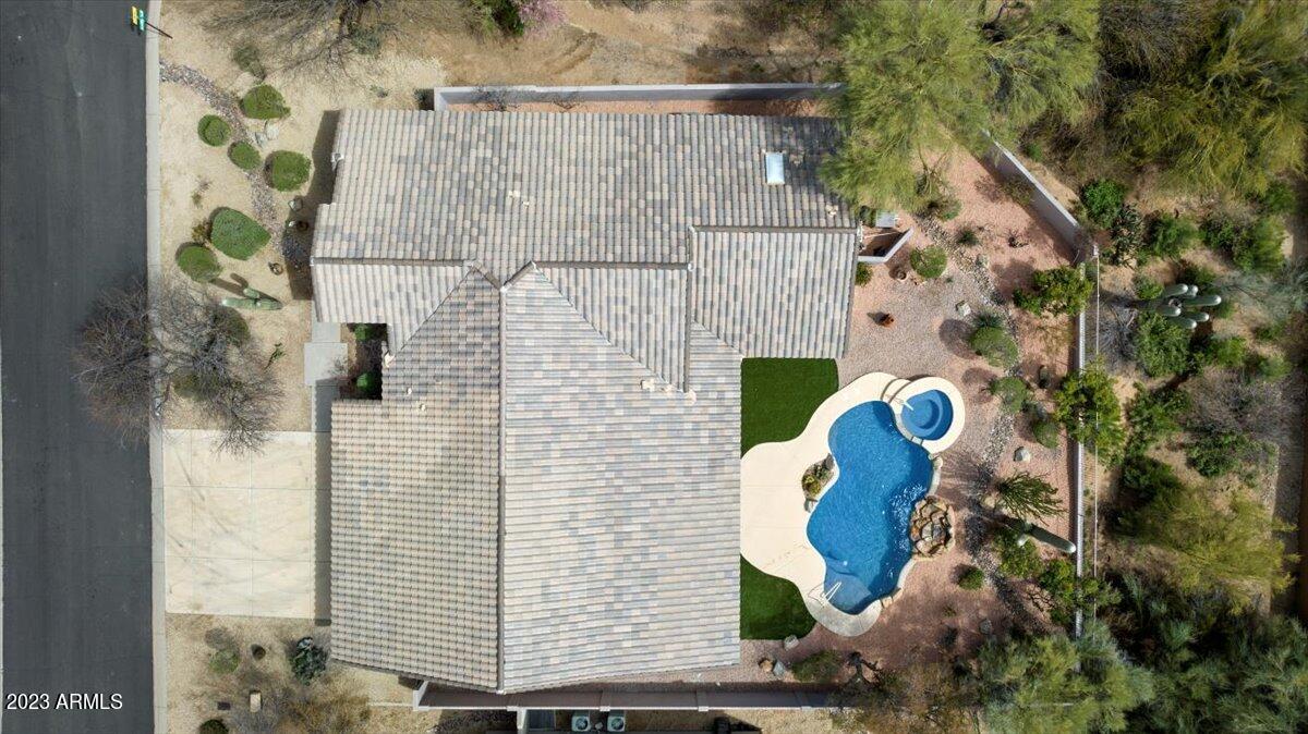 9423 E SUTHERLAND Way