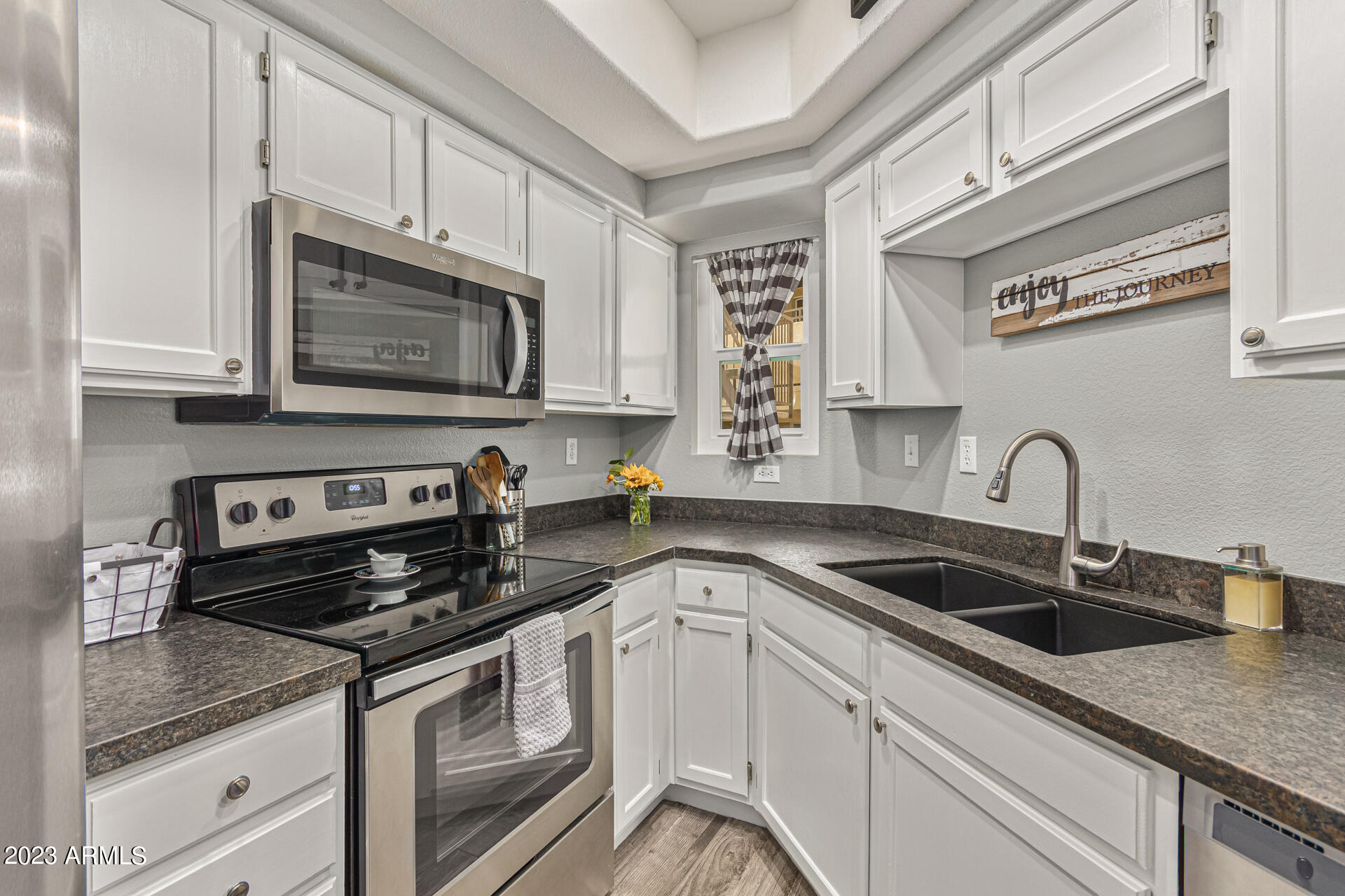 10410 N CAVE CREEK Road # 1112