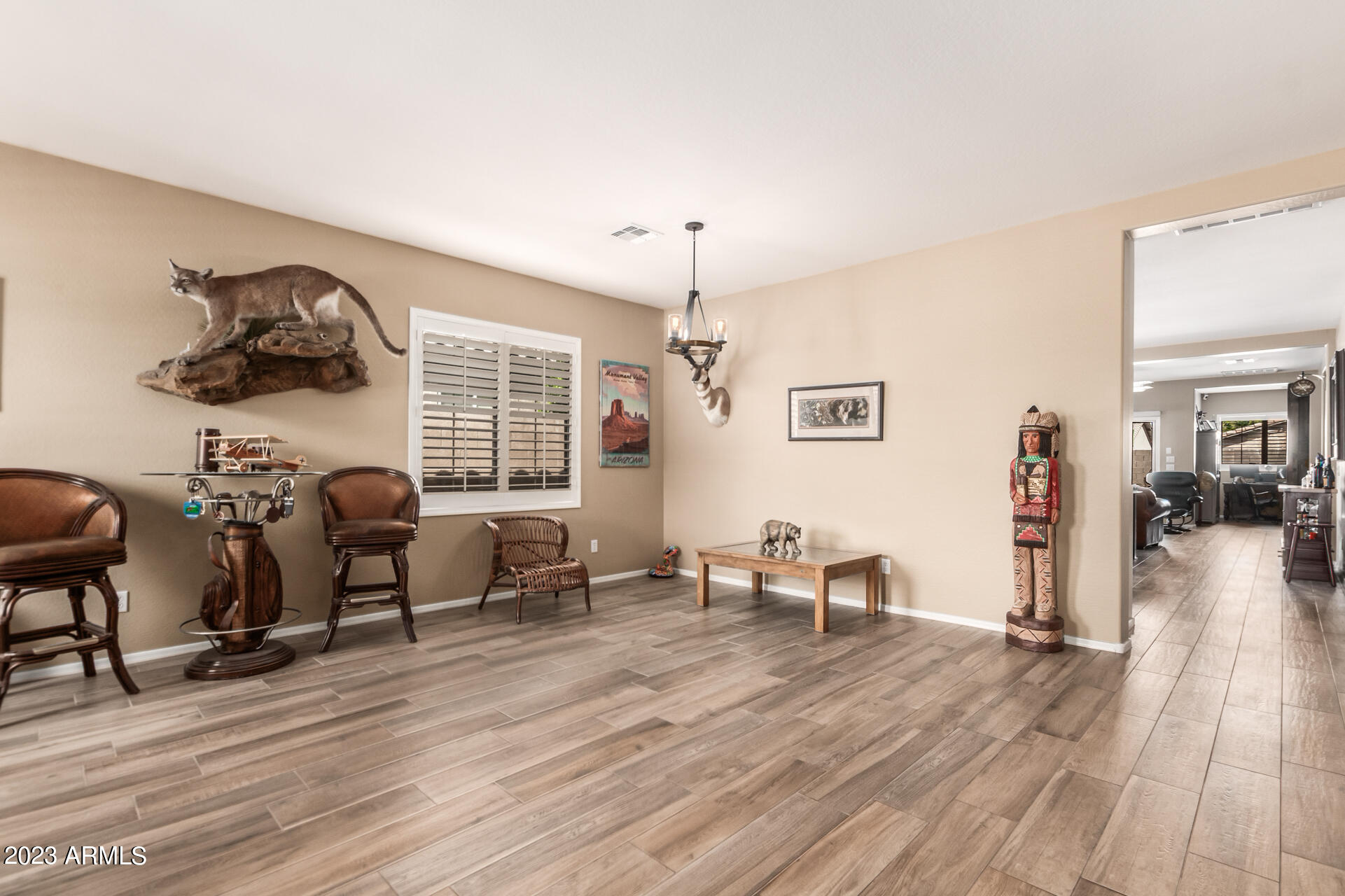 2702 W WILLIAM Lane