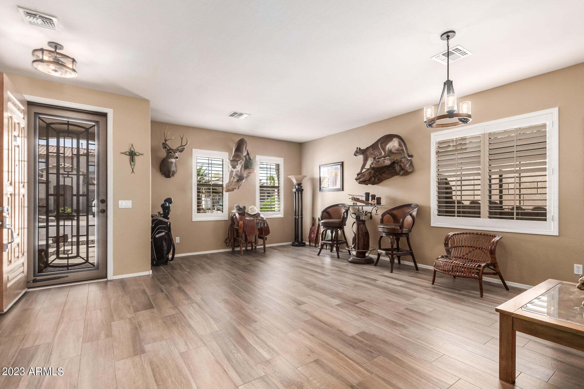 2702 W WILLIAM Lane
