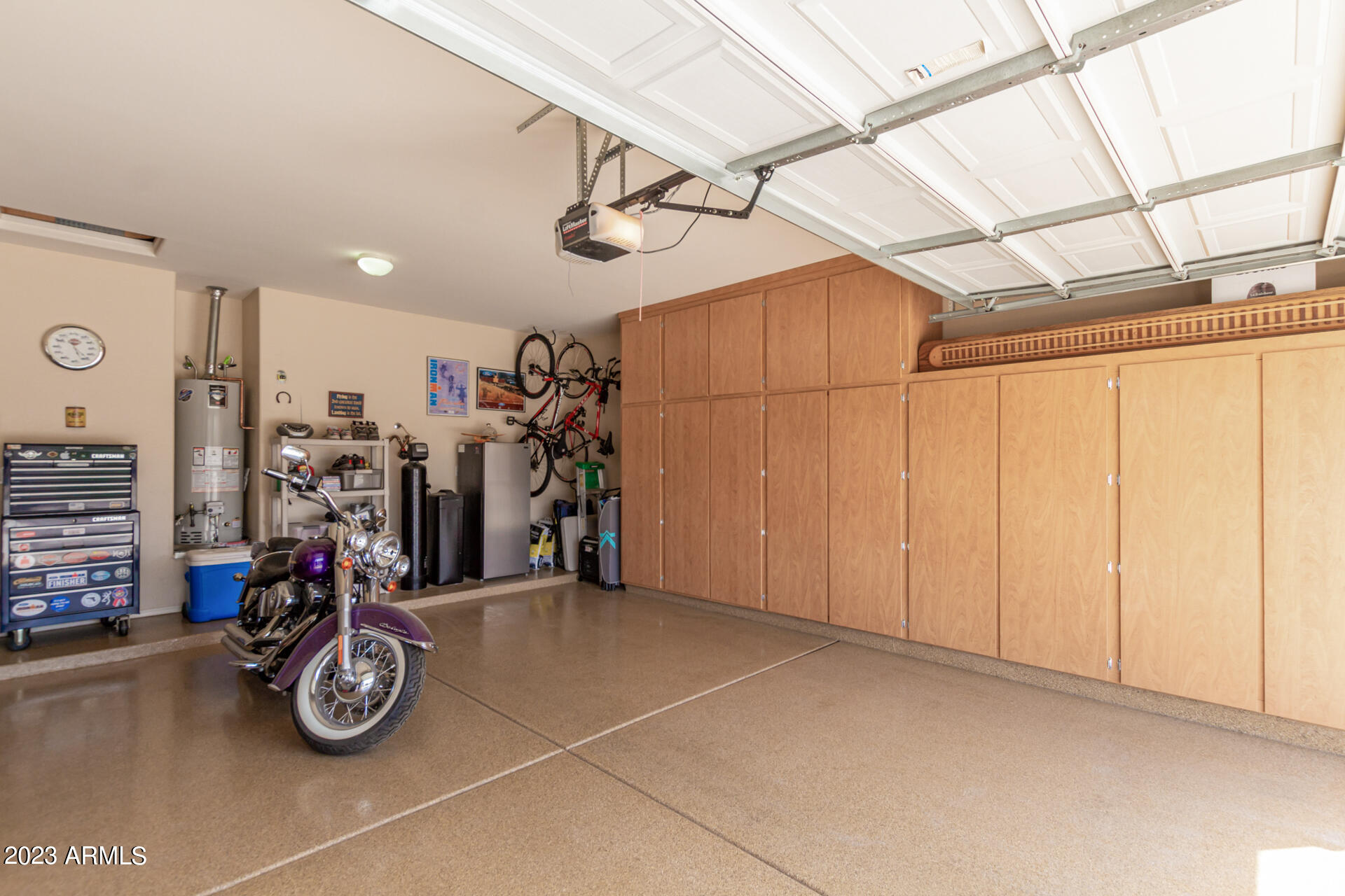 2702 W WILLIAM Lane