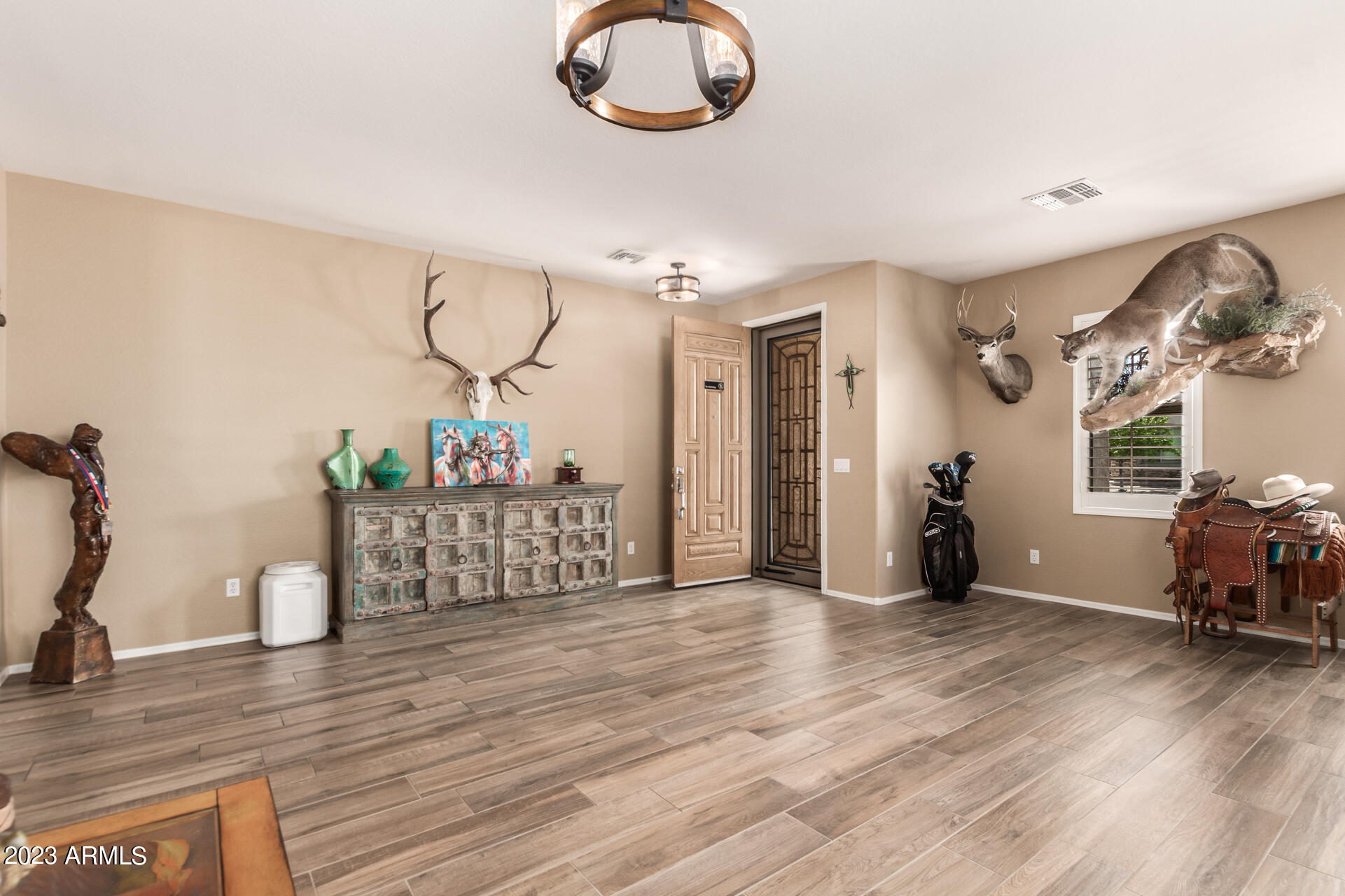 2702 W WILLIAM Lane