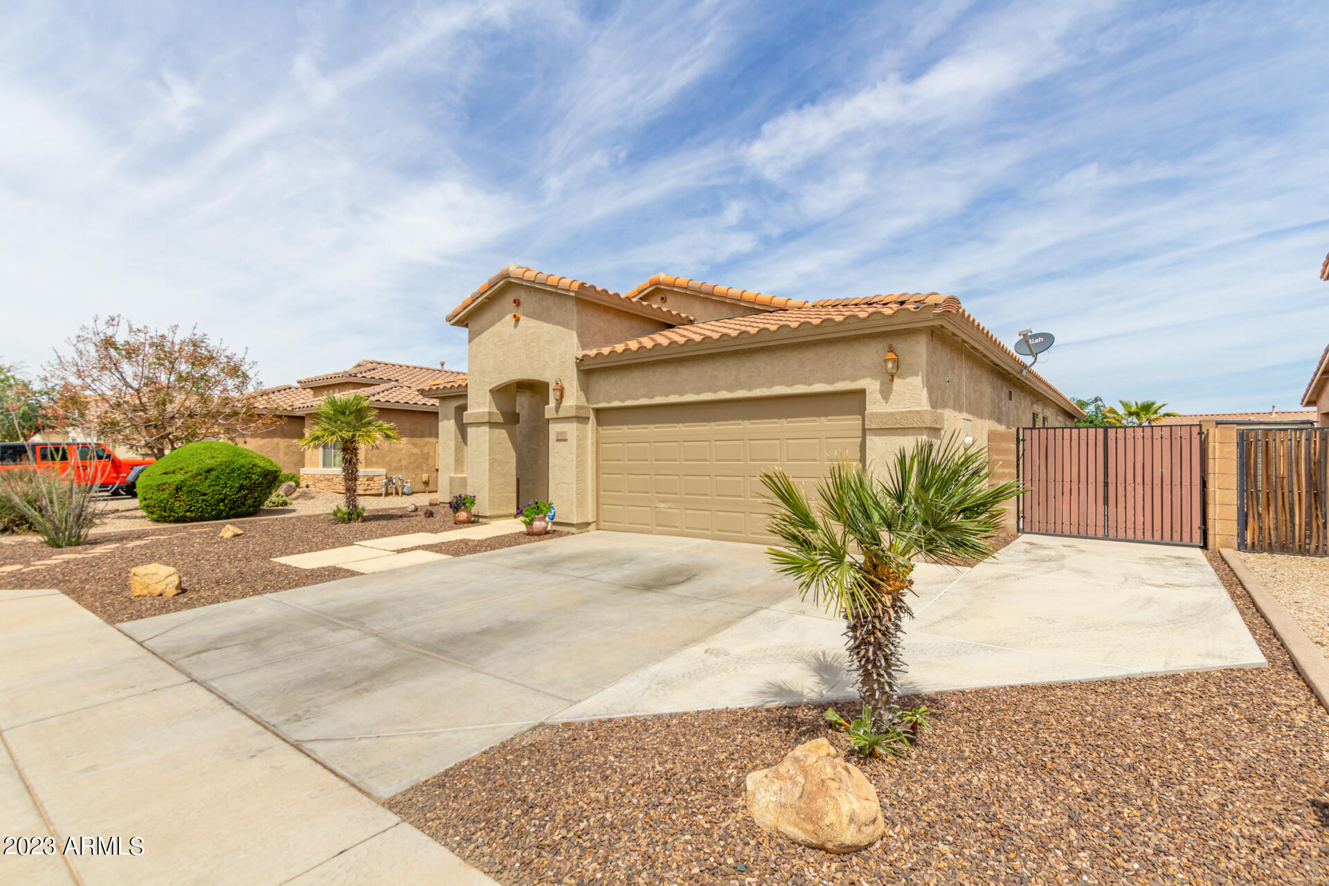 2702 W WILLIAM Lane