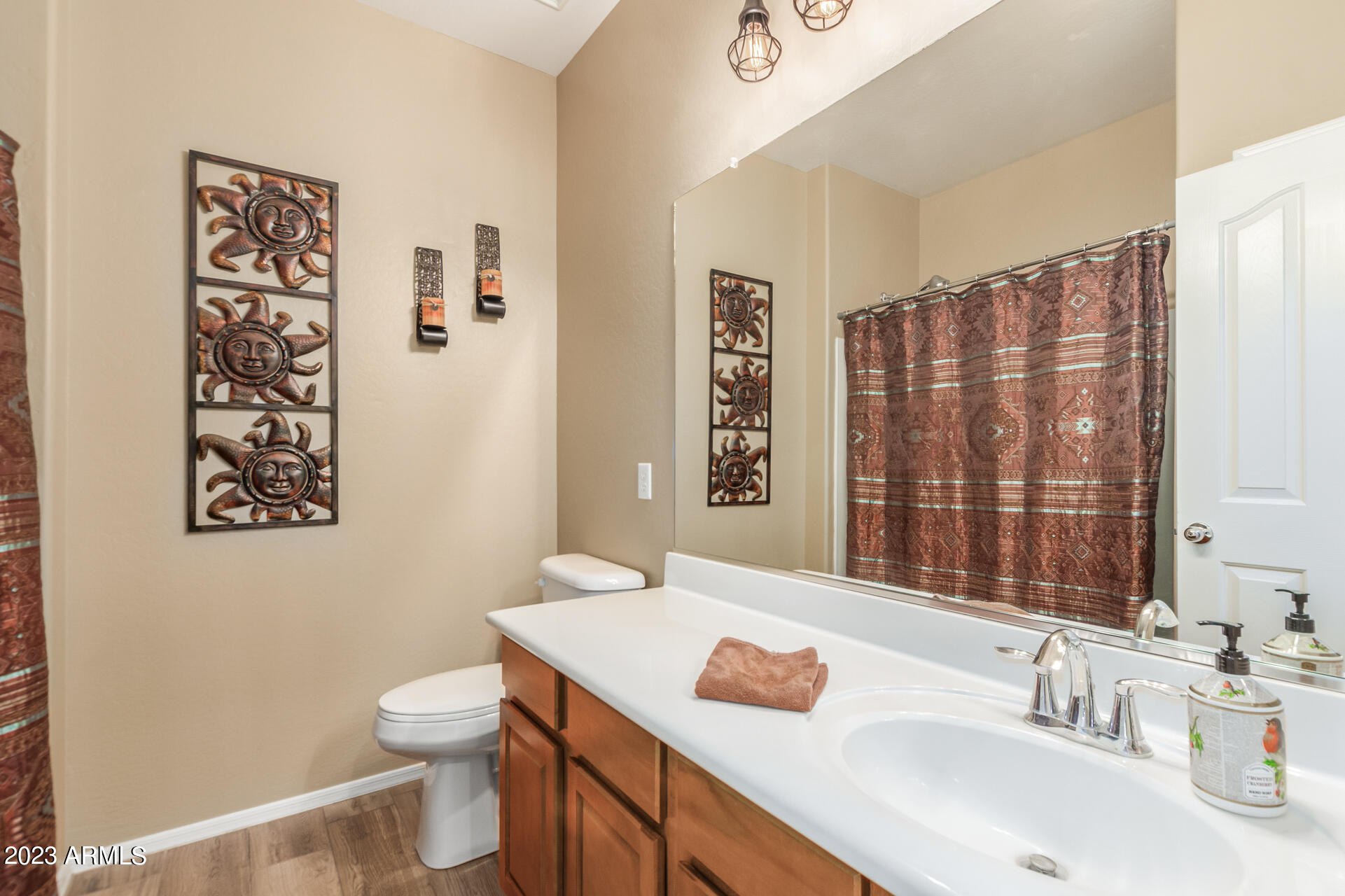 2702 W WILLIAM Lane