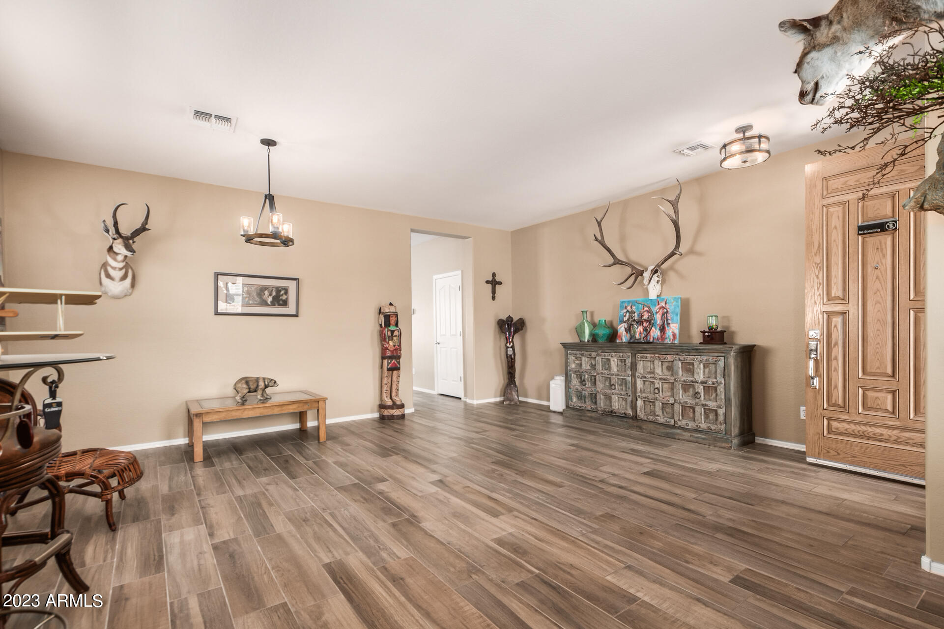 2702 W WILLIAM Lane