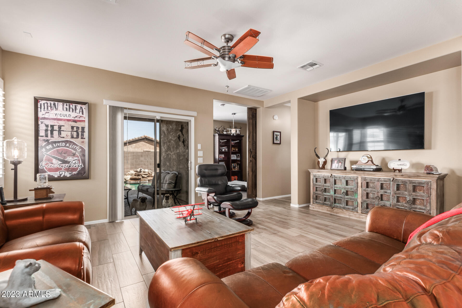 2702 W WILLIAM Lane