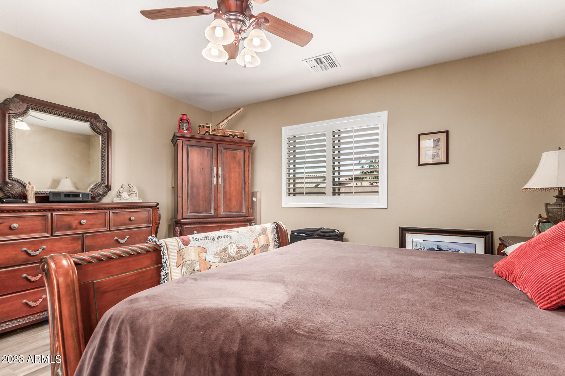 2702 W WILLIAM Lane