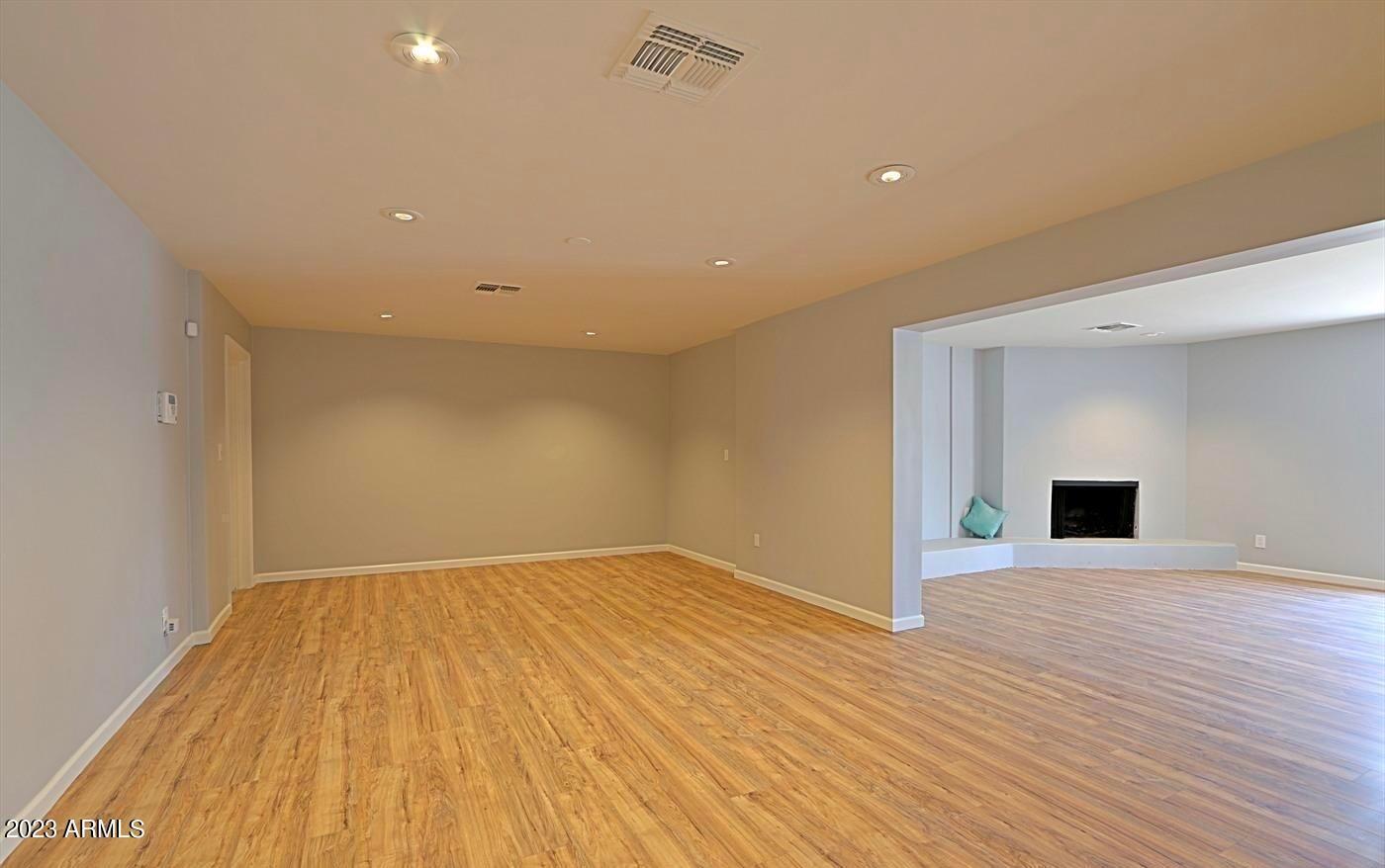 14 E Balboa Drive
