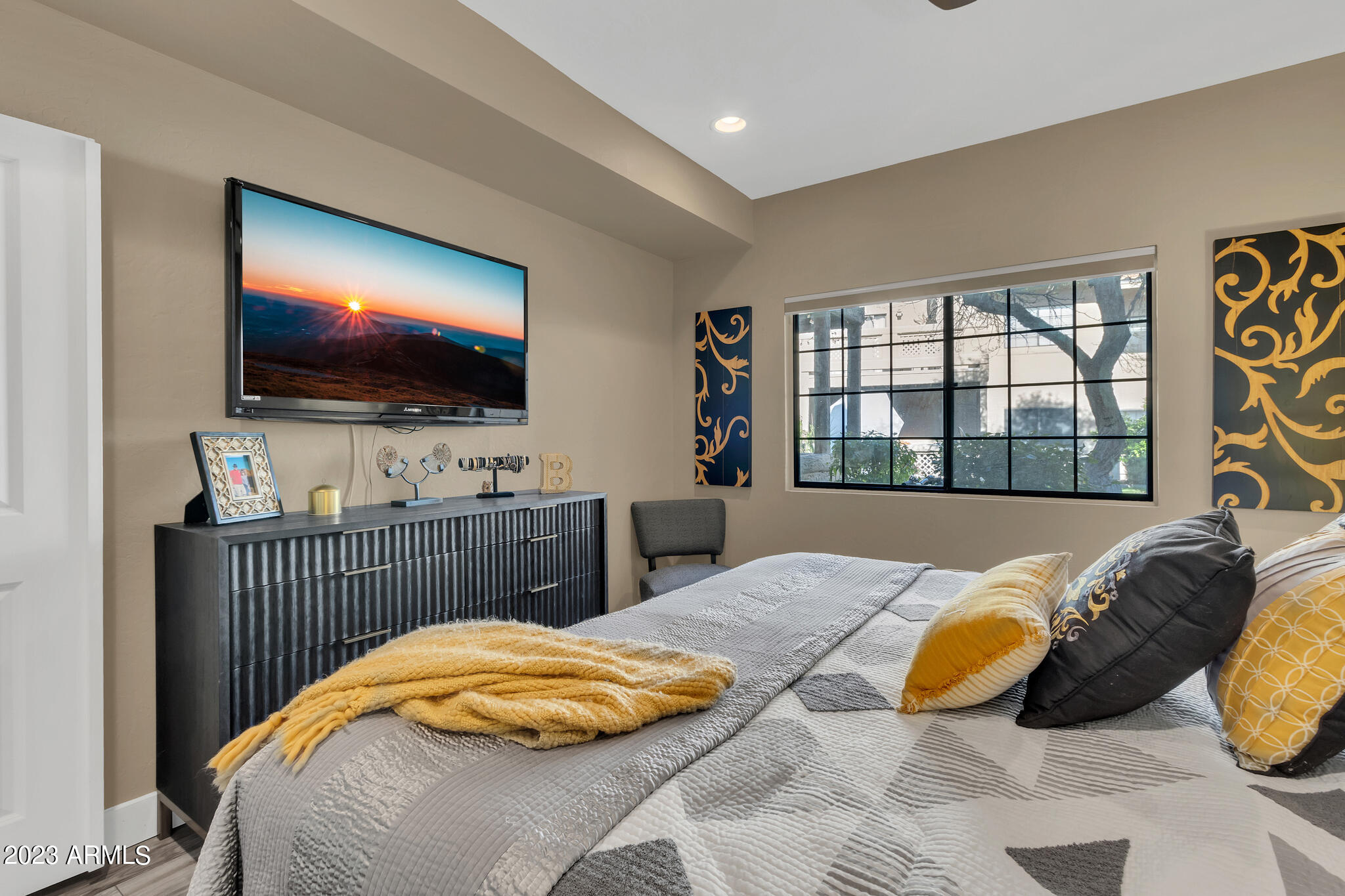930 N MESA Drive Unit: 1061