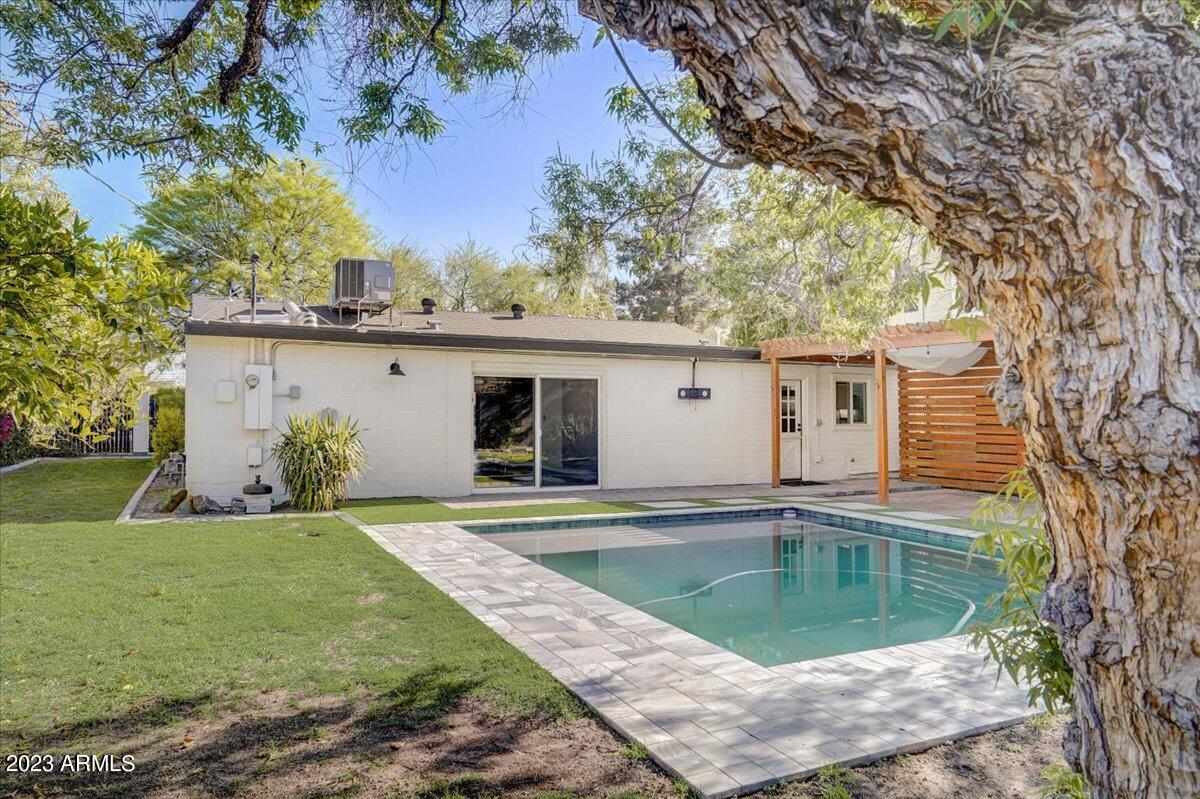 528 W GEORGIA Avenue